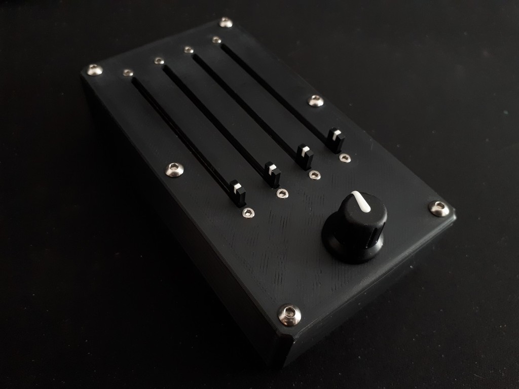 Miniatura 4 do modelo 3D Deej enclosure v2