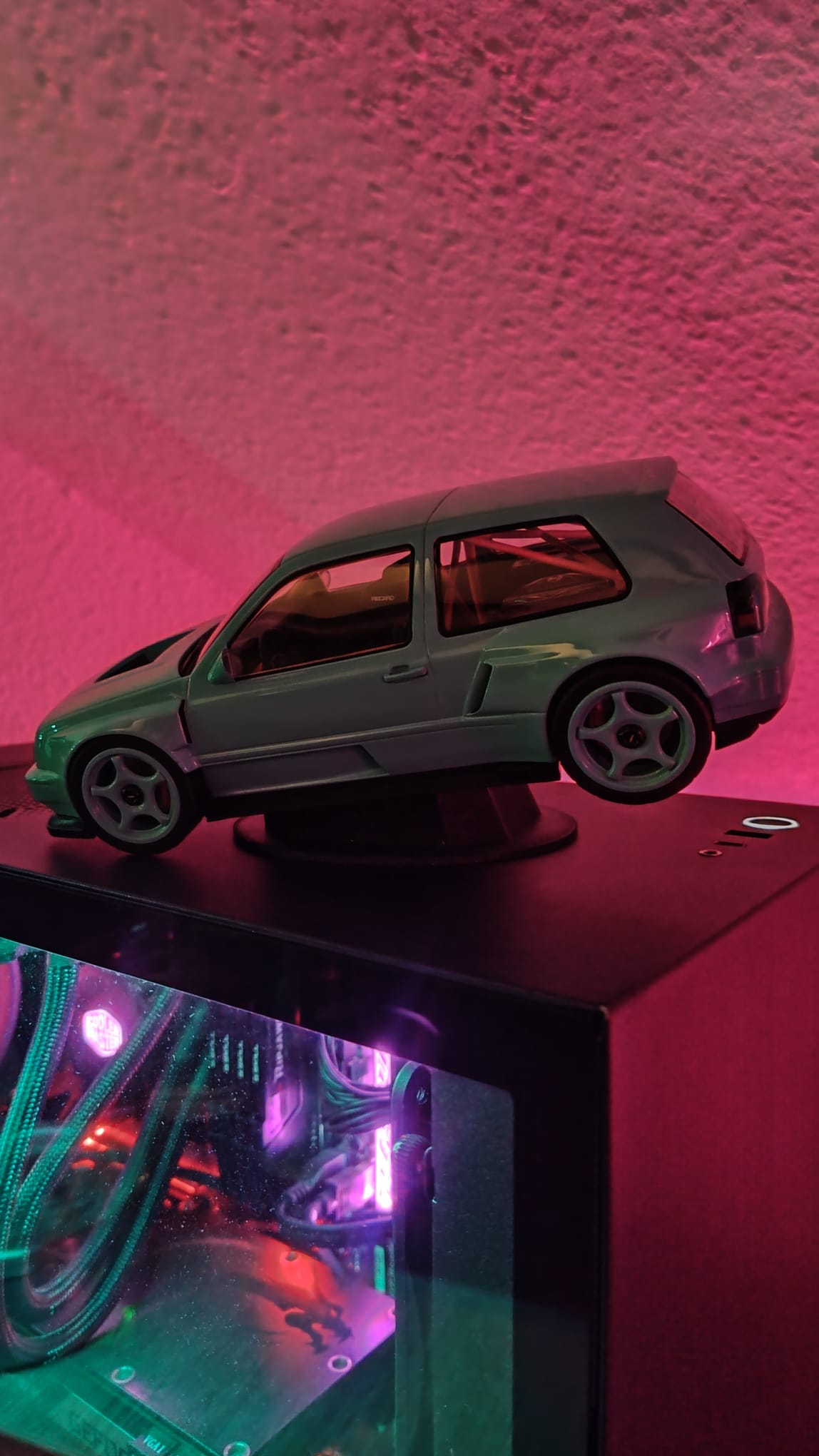 JP Performance Modell Auto Ständer (2 Crazy + g3v10 ) — thumbnail 3