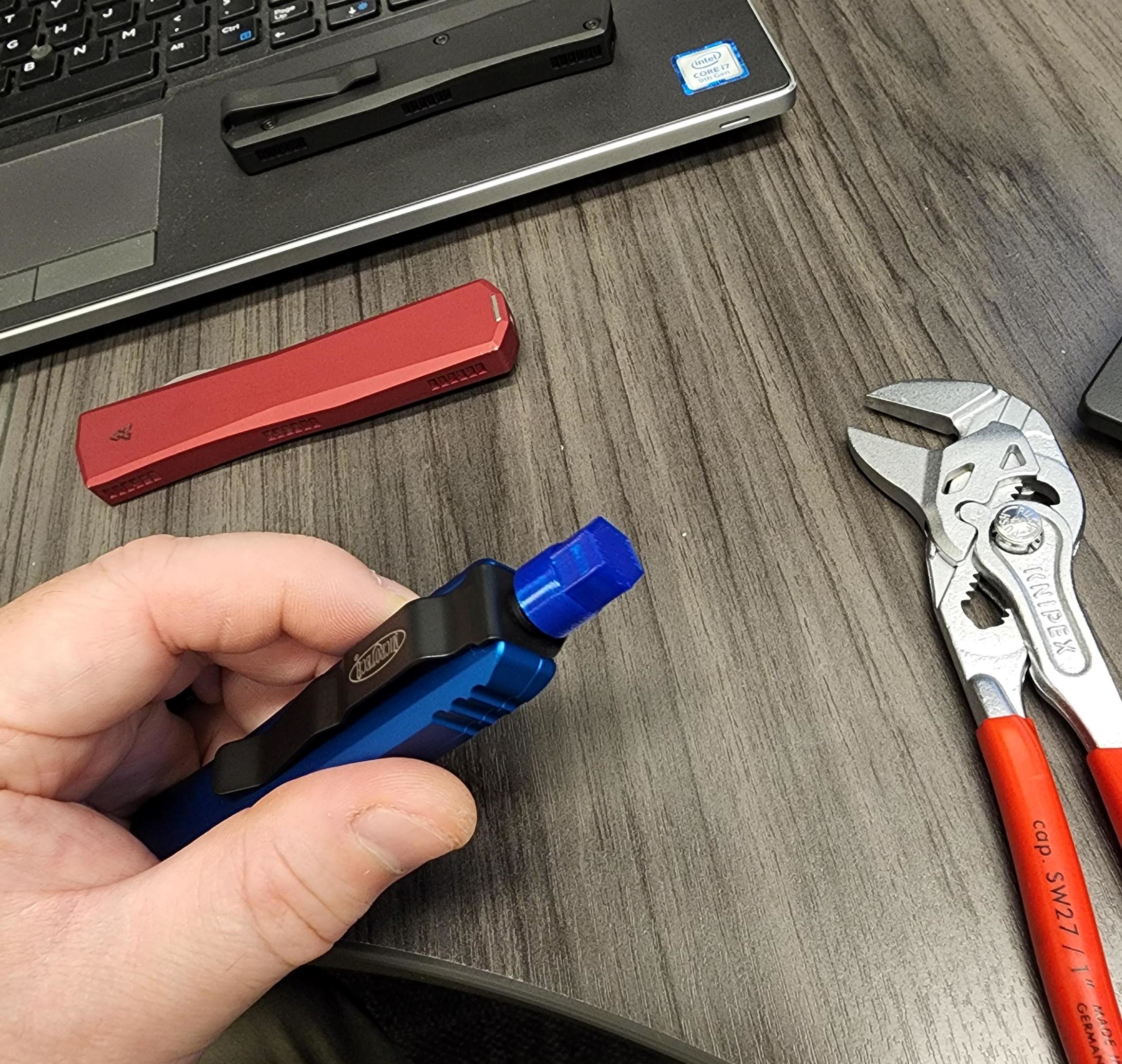 Microtech Glass Breaker Removal Tool by stillborn86 Download free STL