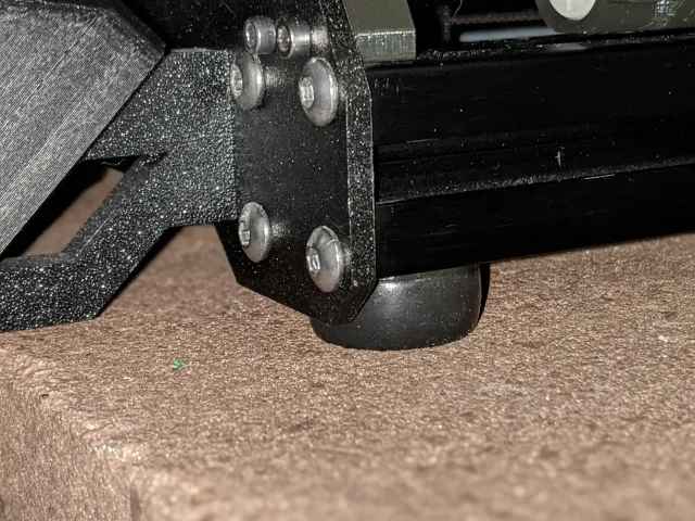 Snap-in sorbothane mount for 3030 extrusions