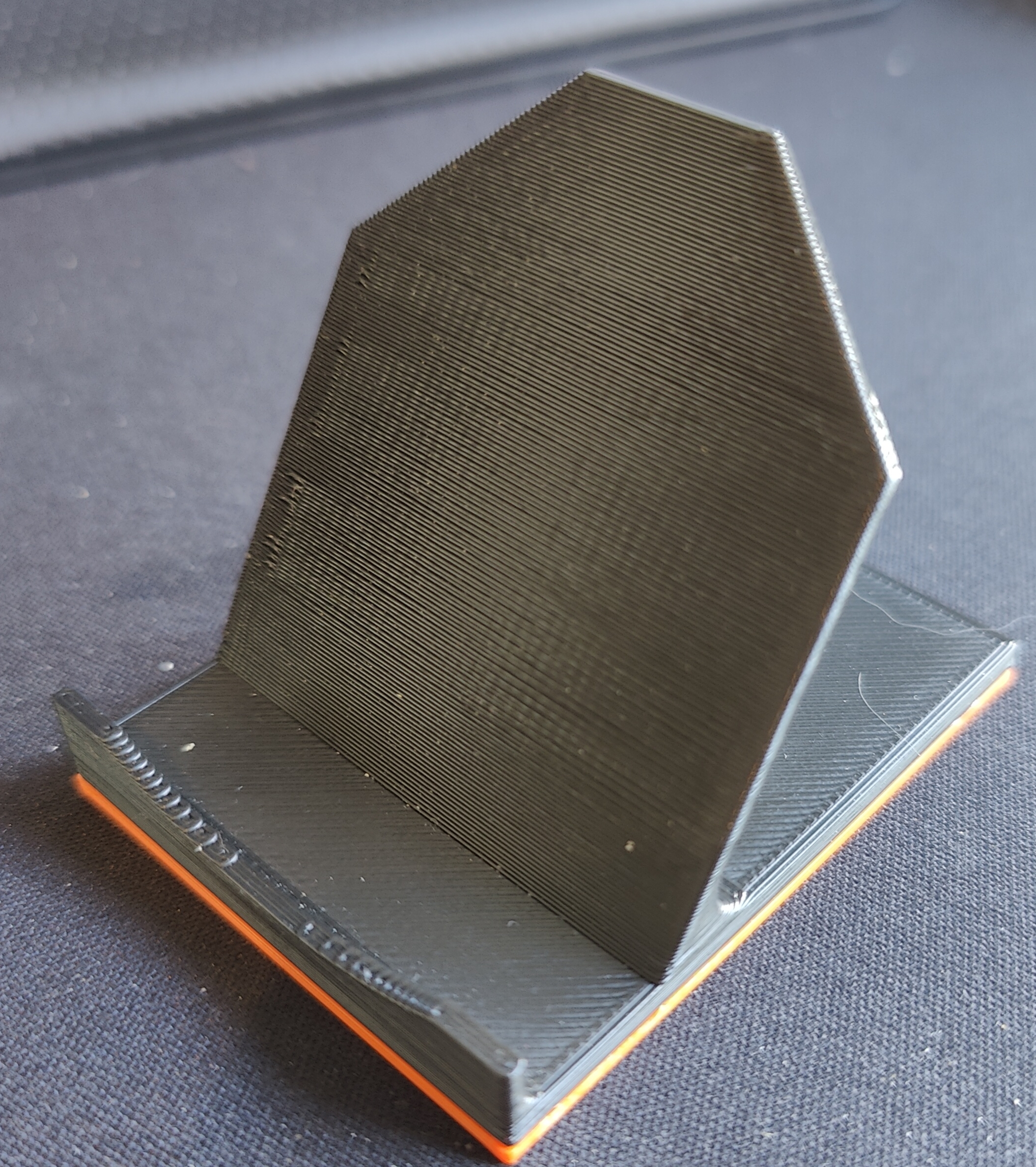 Phonestand with TPU base
