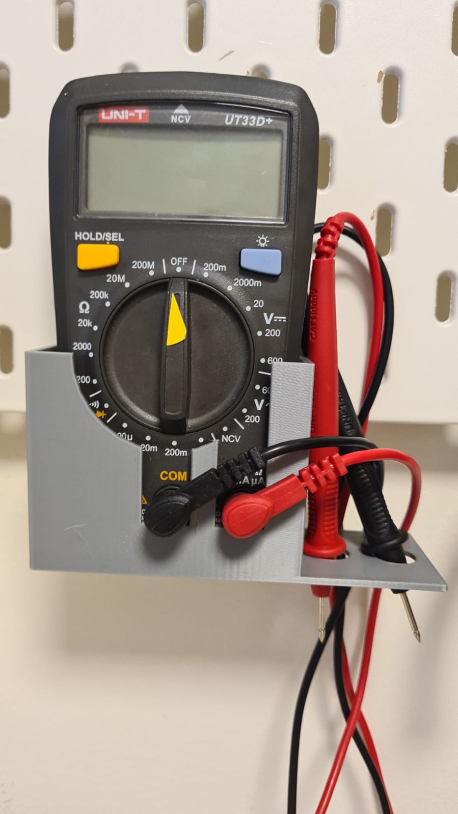 UT33D+ MultiMeter Skadis box