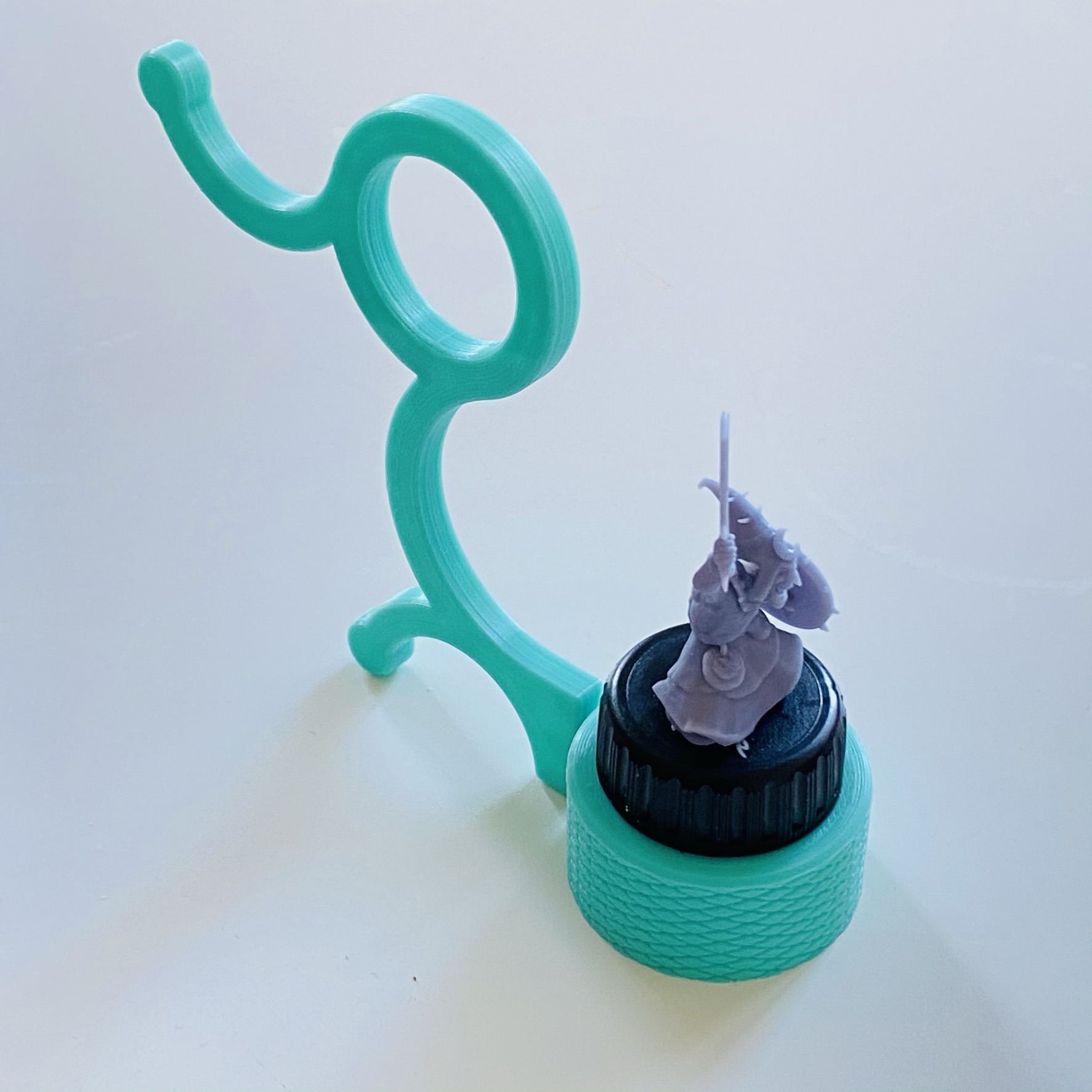QSMPÖH Quick Swap Miniature Painting Ö Holder for standard soda bottle caps