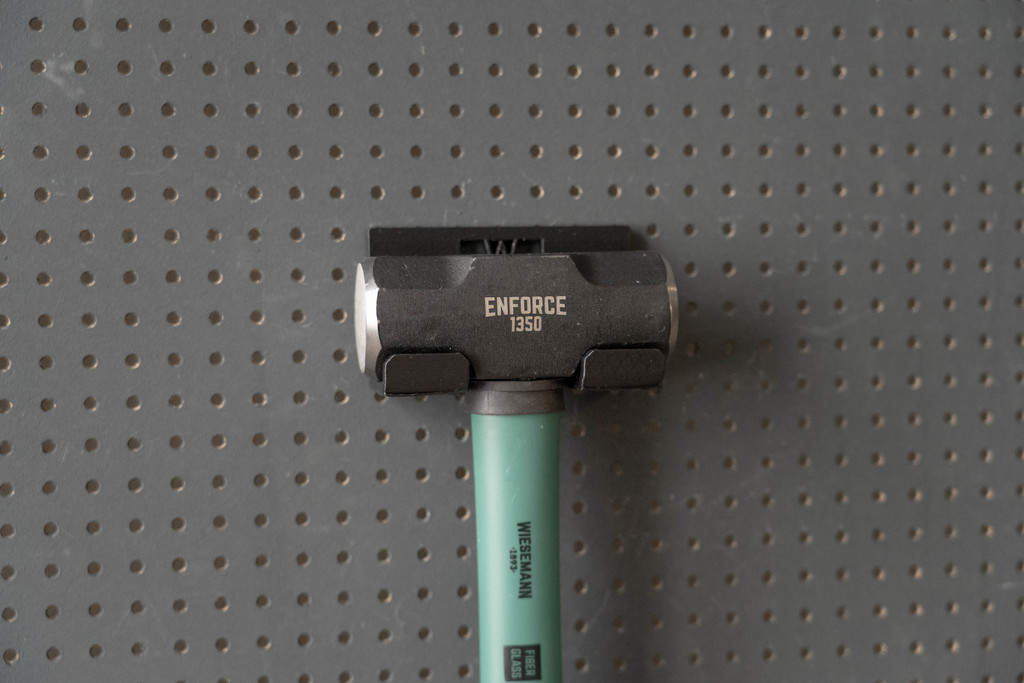 Mini Sledgehammer Wall Mount (1350g) 032 I ENFORCE I for screws or peg