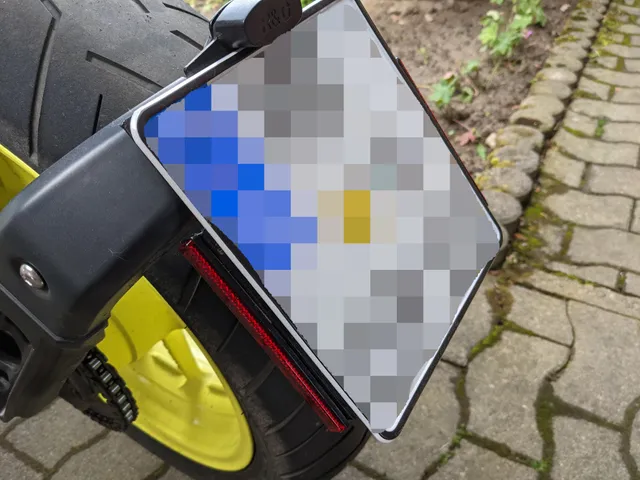 Bike licence plate relector mount