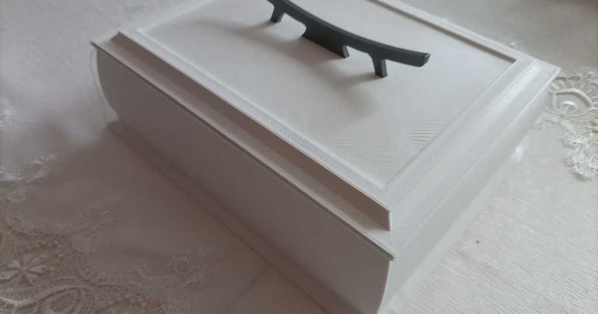 Box with lid by Bidi01 Download free STL model