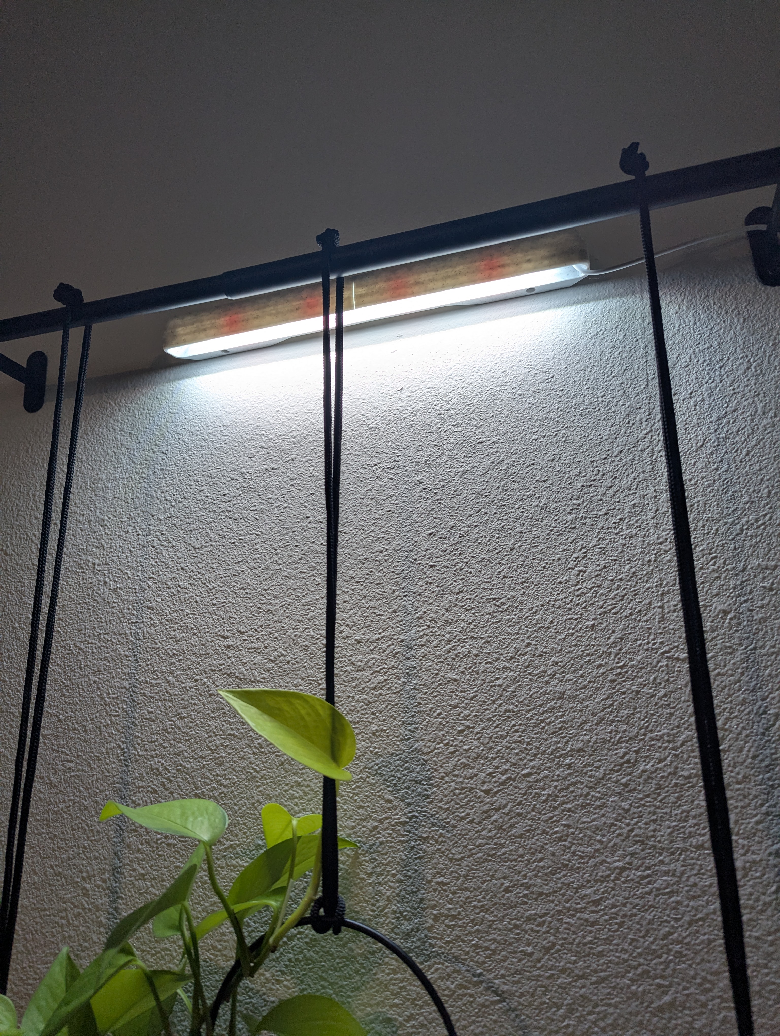 grow light hanger