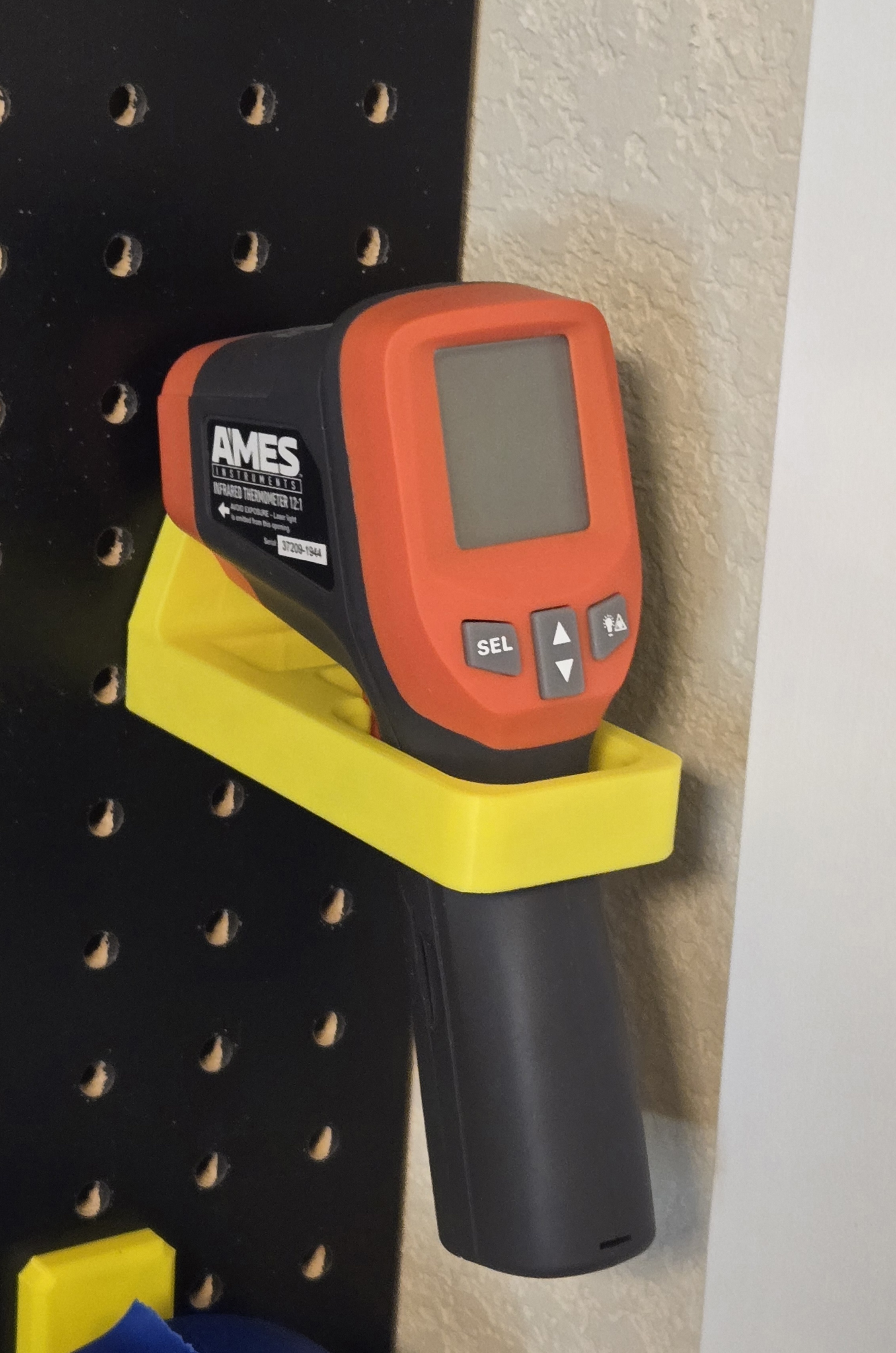 Sy's Peglock IR Thermometer Holder 3D model thumbnail