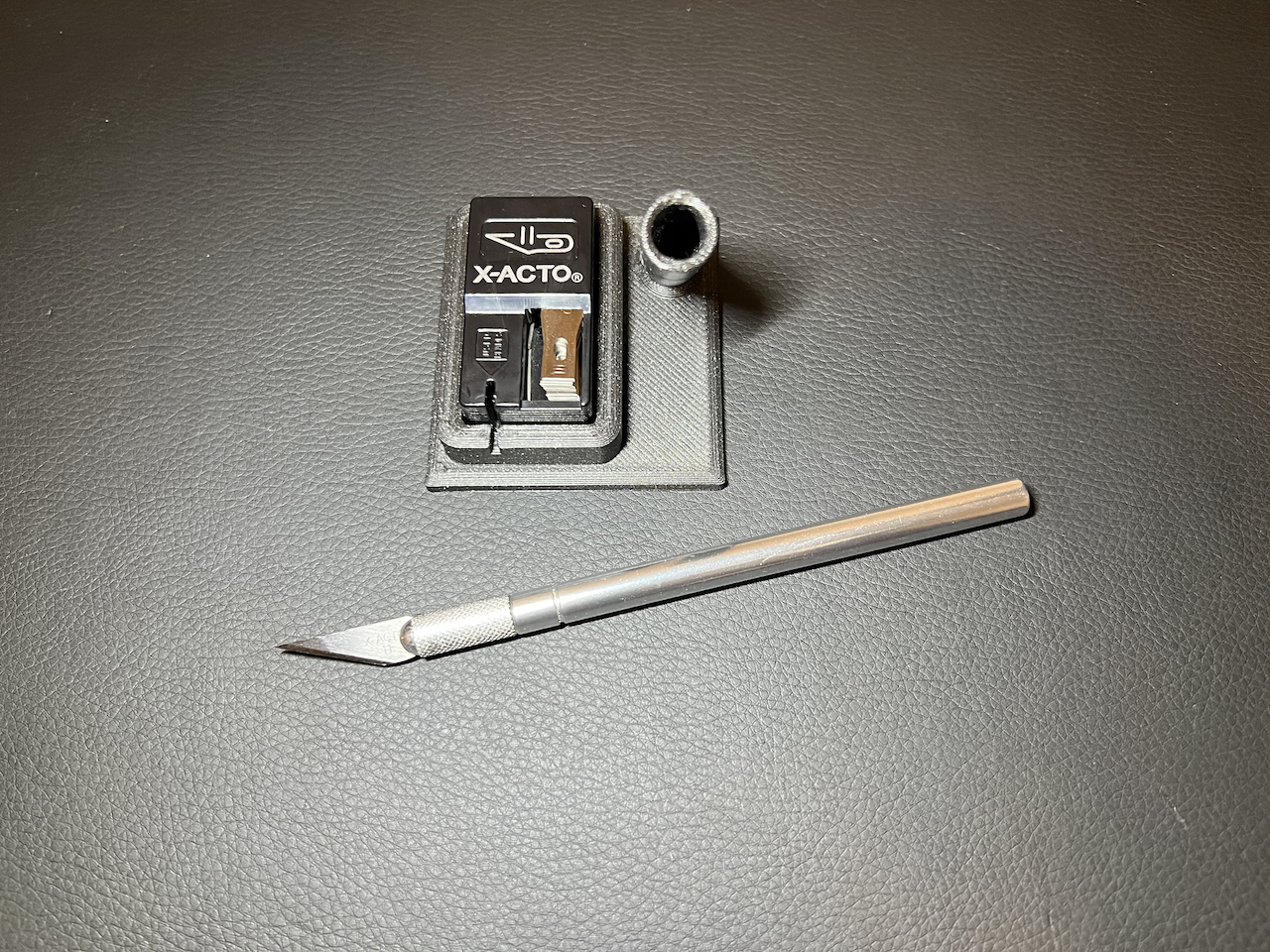 Desktop XActo Knife Holder by kennyd1gital Download free STL model