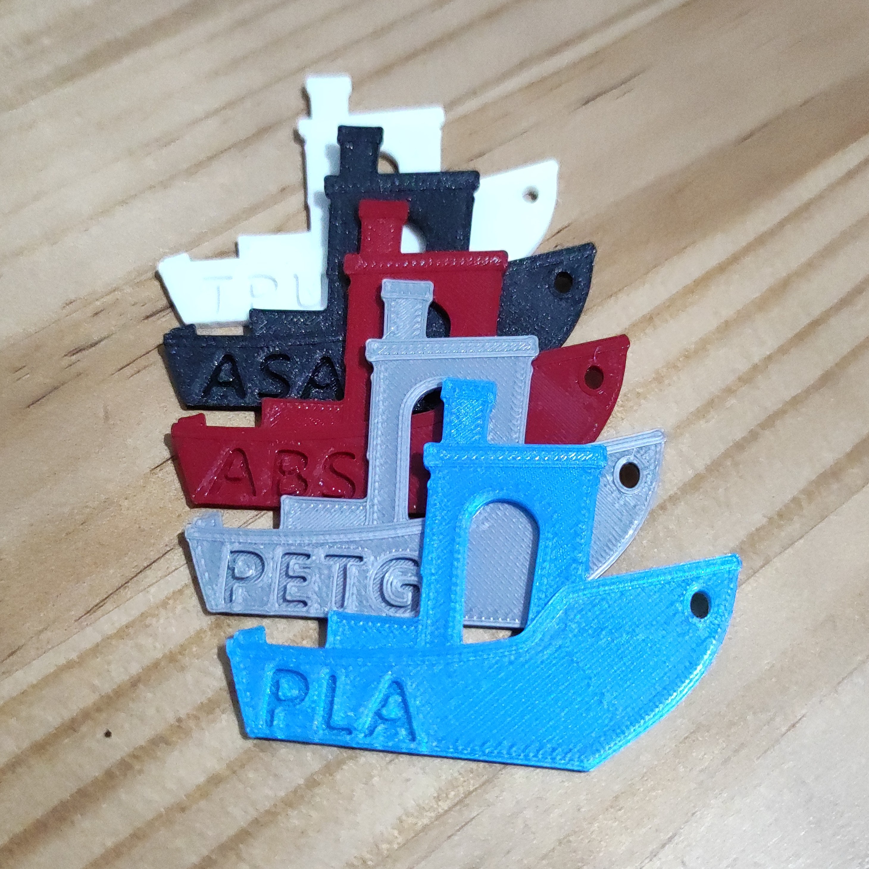 Miniatura 2 do modelo 3D Flat Benchy Filament Sample