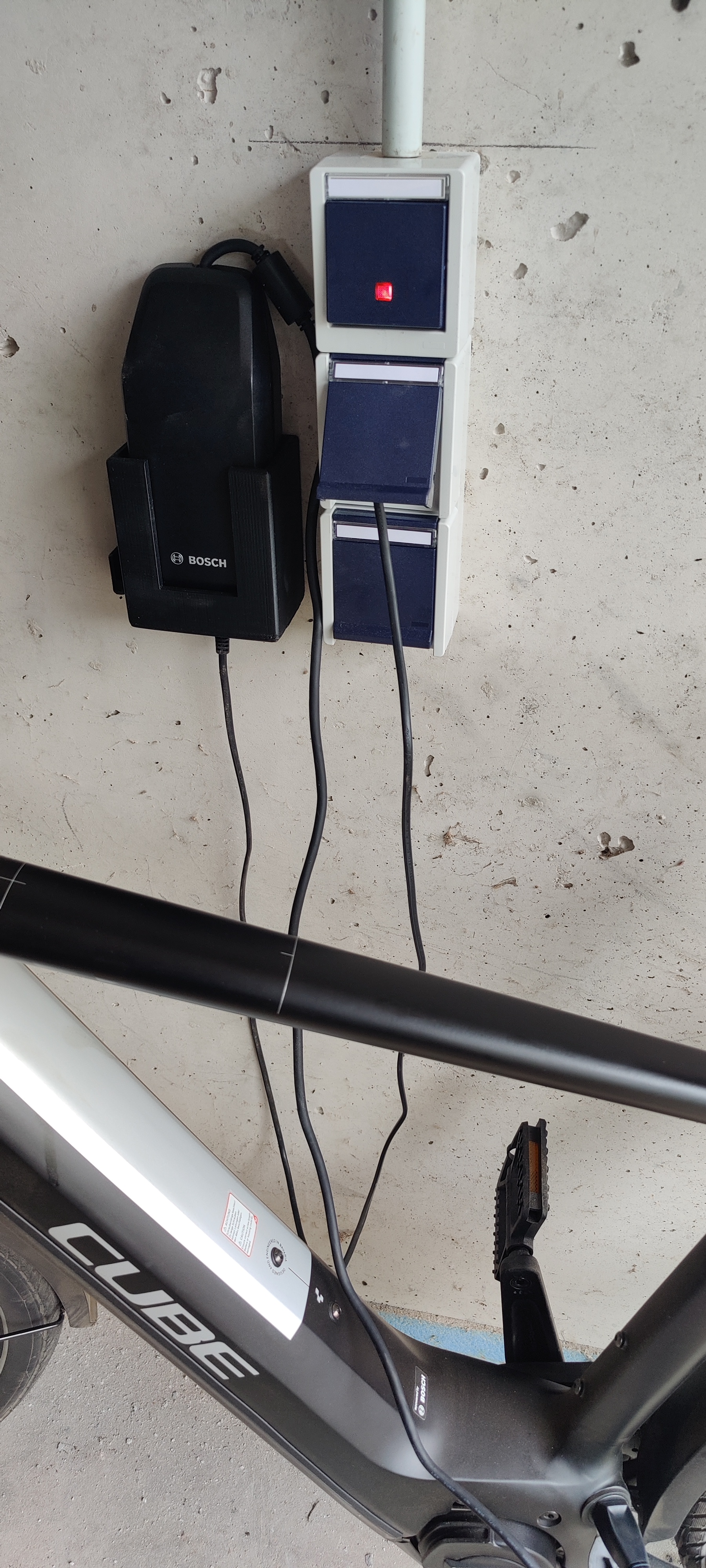 Wallmount / Wandhalterung Bosch eBike Battery Charger 4A BPC3400