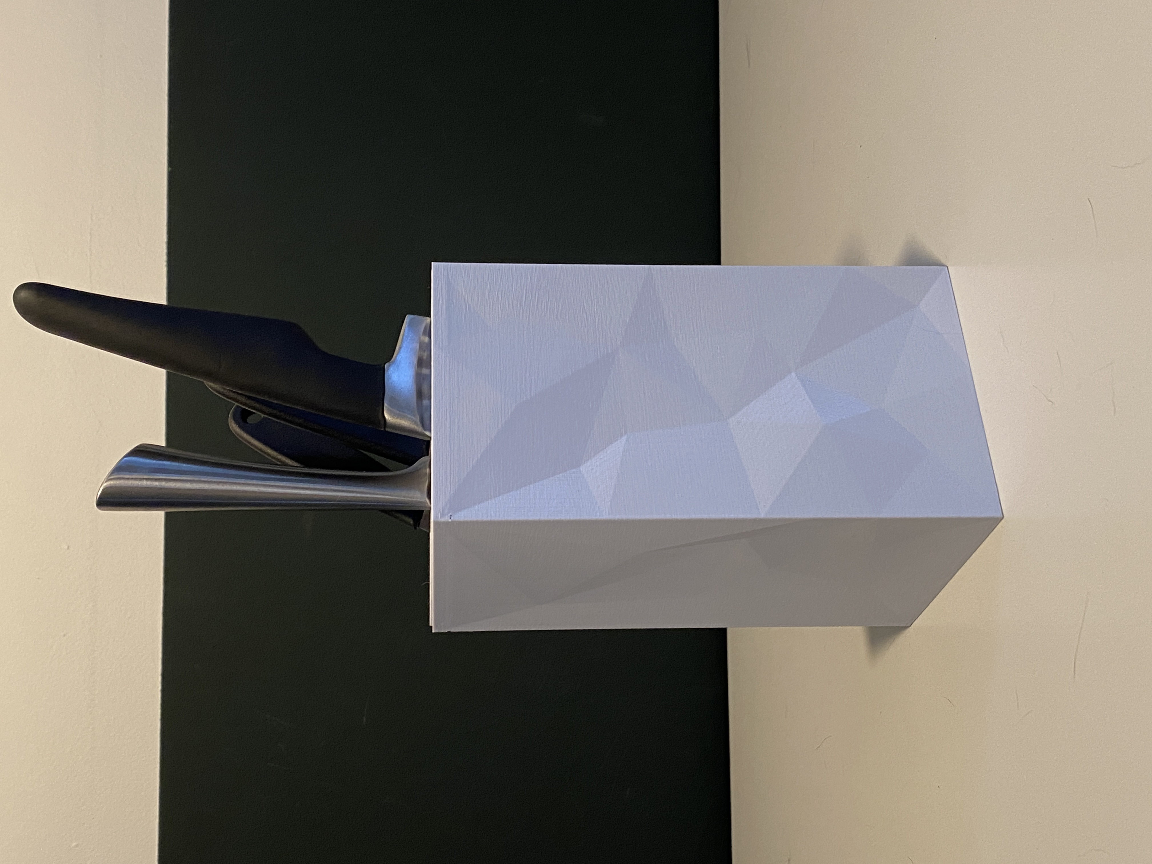 Modern Triangle Knifeblock