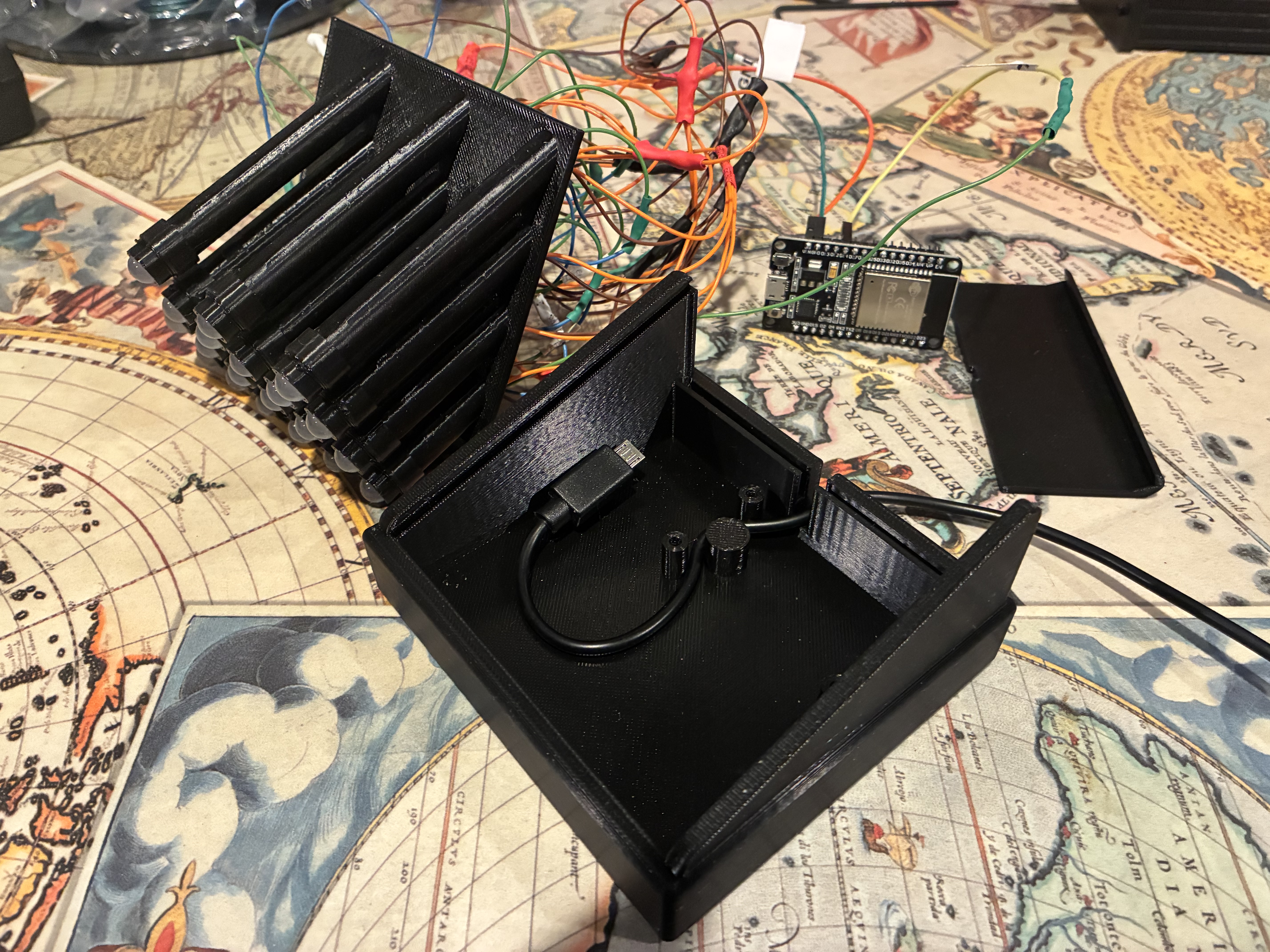 Miniatura 14 do modelo 3D Binary Clock