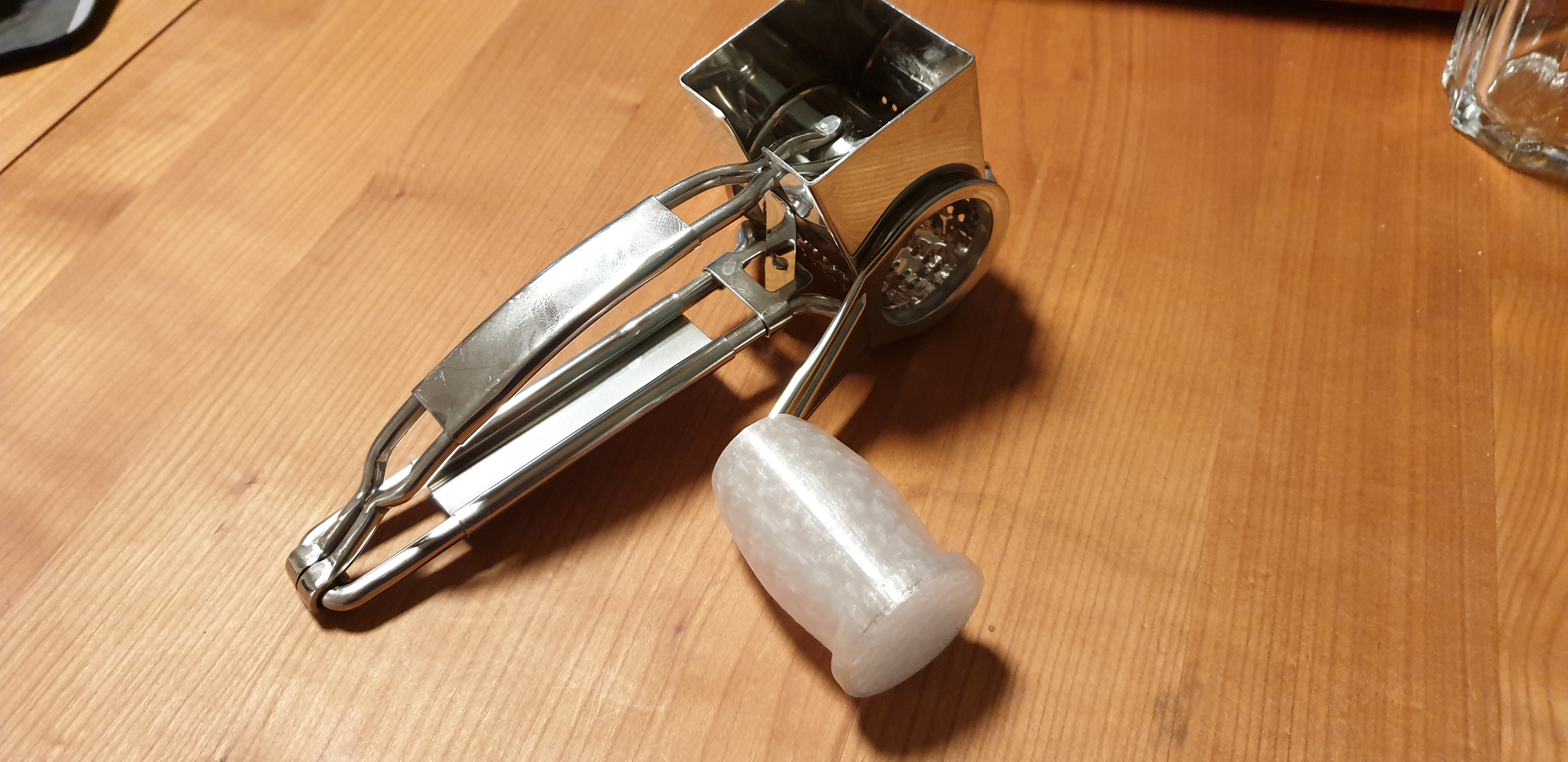 Handle for cheese greater from Migros/Küchenprofi