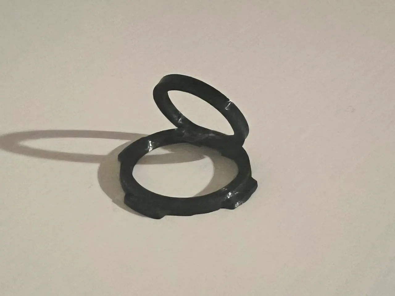 STL file Quad Lock Ring/ Stand Apple 🔒・3D print object to download・Cults
