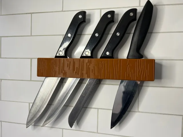 Wall knife holder