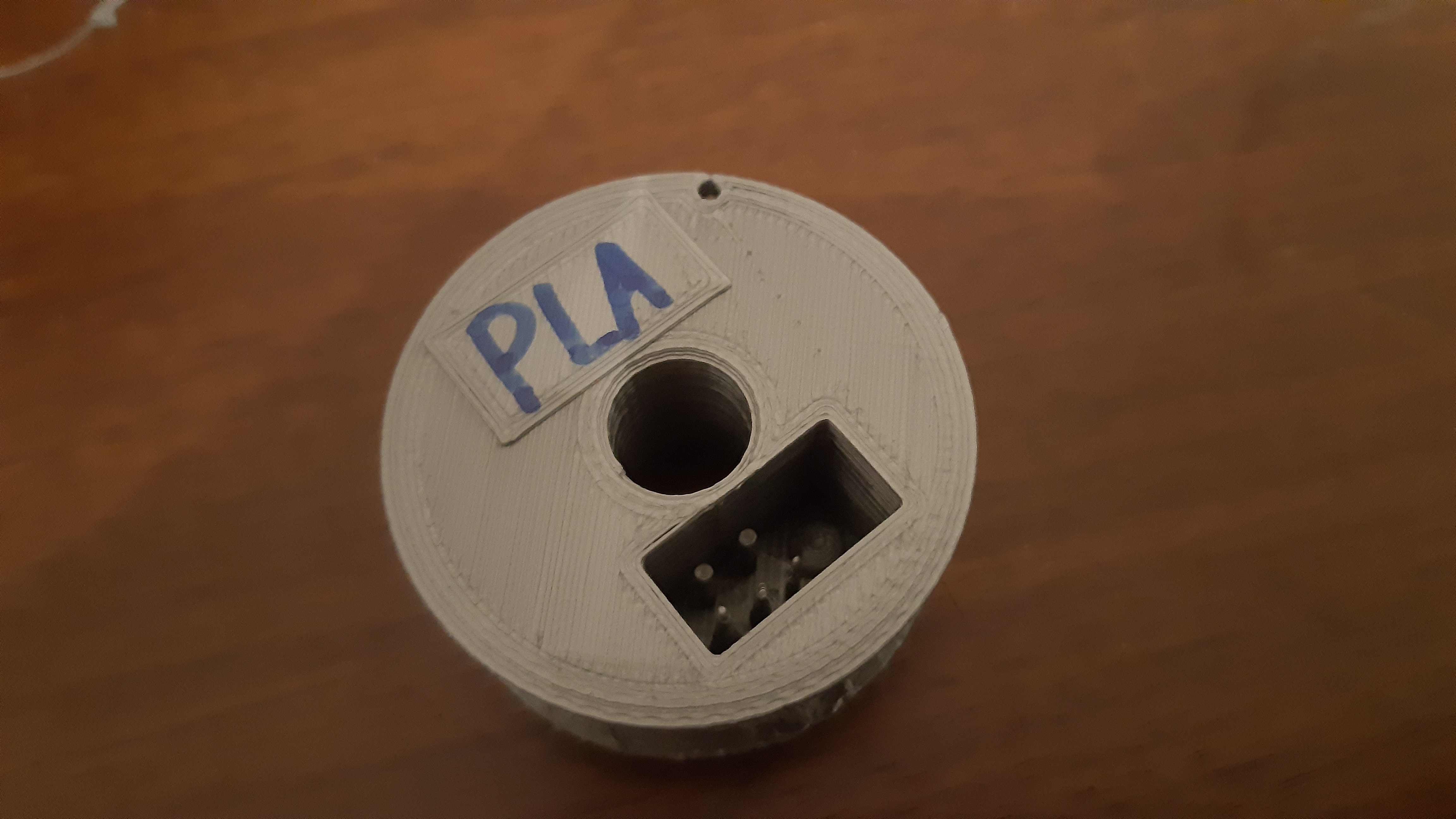 Miniatura 2 do modelo 3D Filament Swatch With Basic Test And Stand