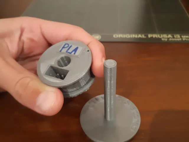 Filament Swatch With Basic Test And Stand