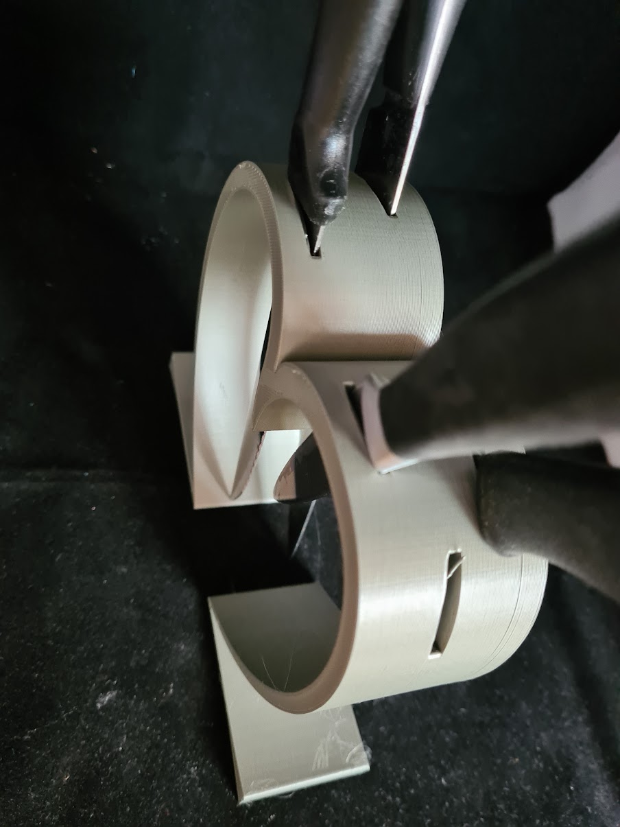 Miniatura 4 do modelo 3D Stabbed Heart Knife Block