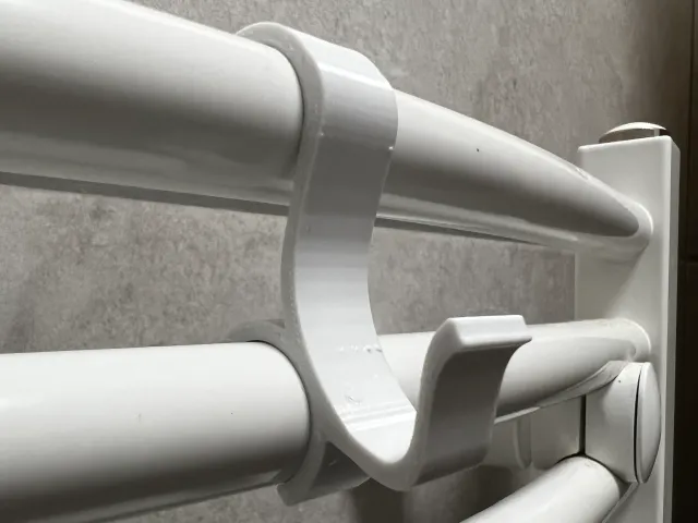 Držák do koupelny na radiátor / Towel bathroom holder radiator