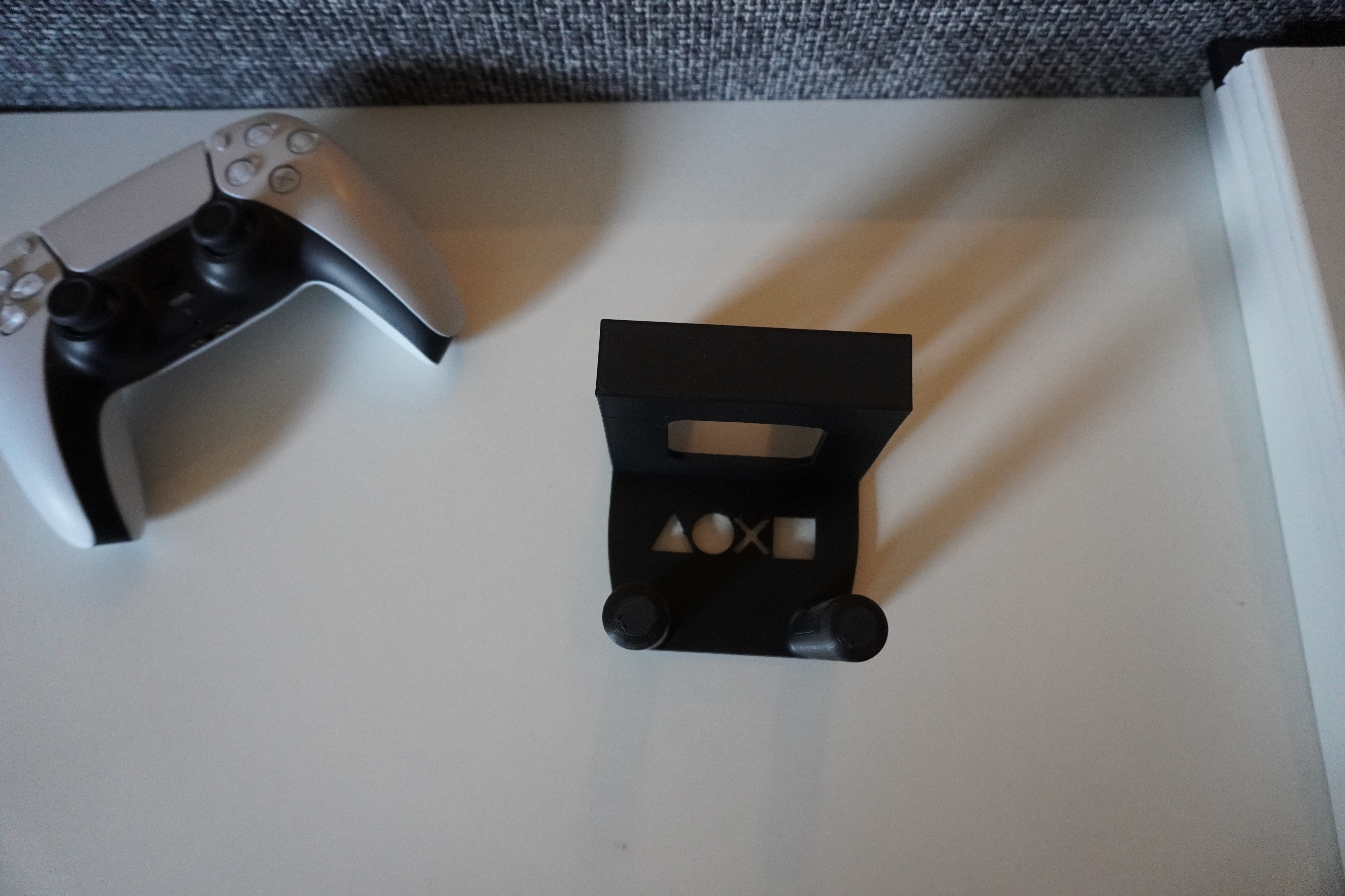 Miniatura 4 do modelo 3D PS5 Controller Holder