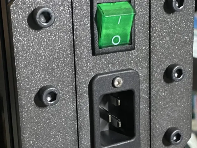 RatRig V-Core 3 IEC C20 Shroud with rocker switch
