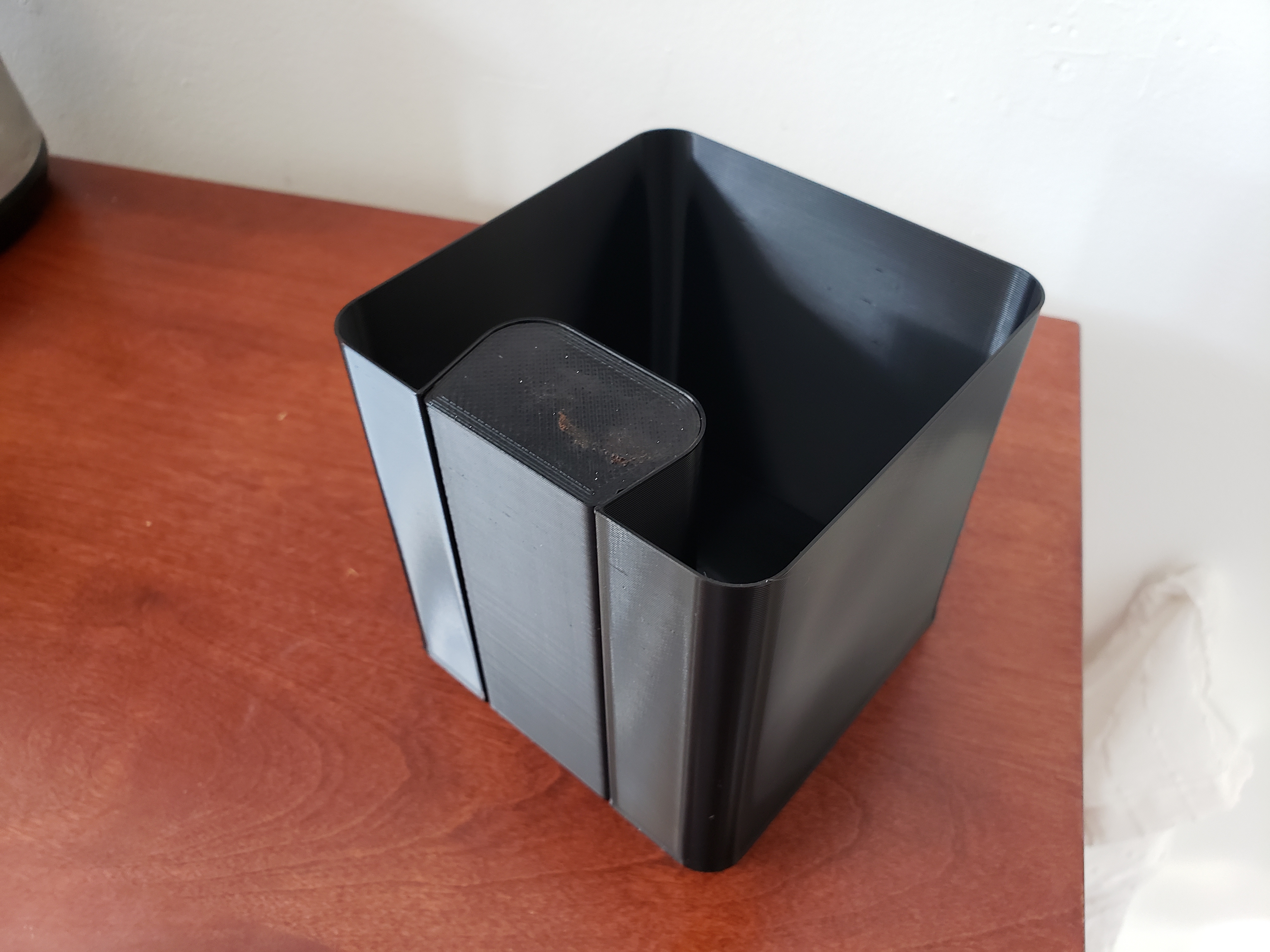 Vase/Spiral mode espresso knock box