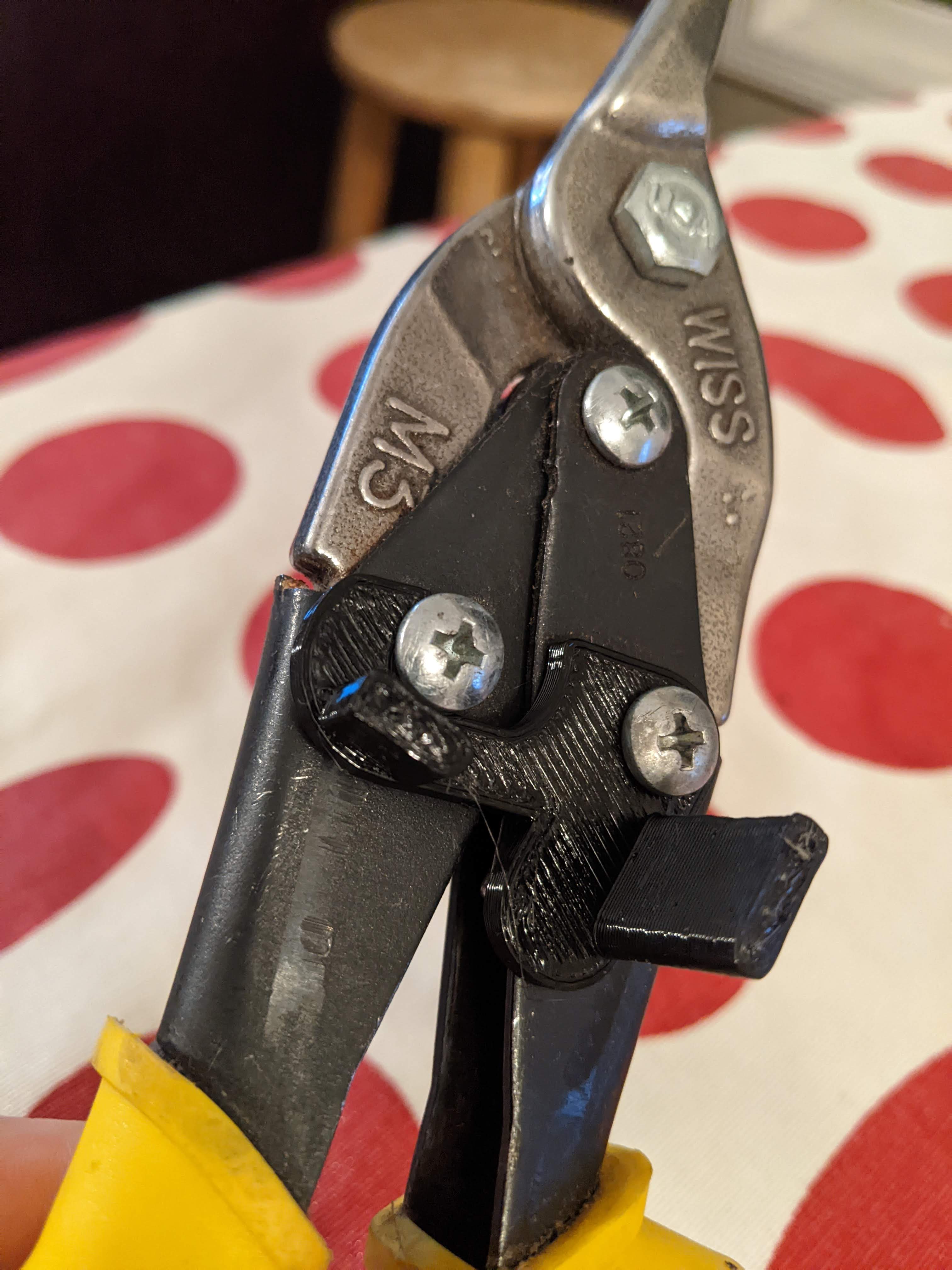 Close hook for Wiss M3 Shears