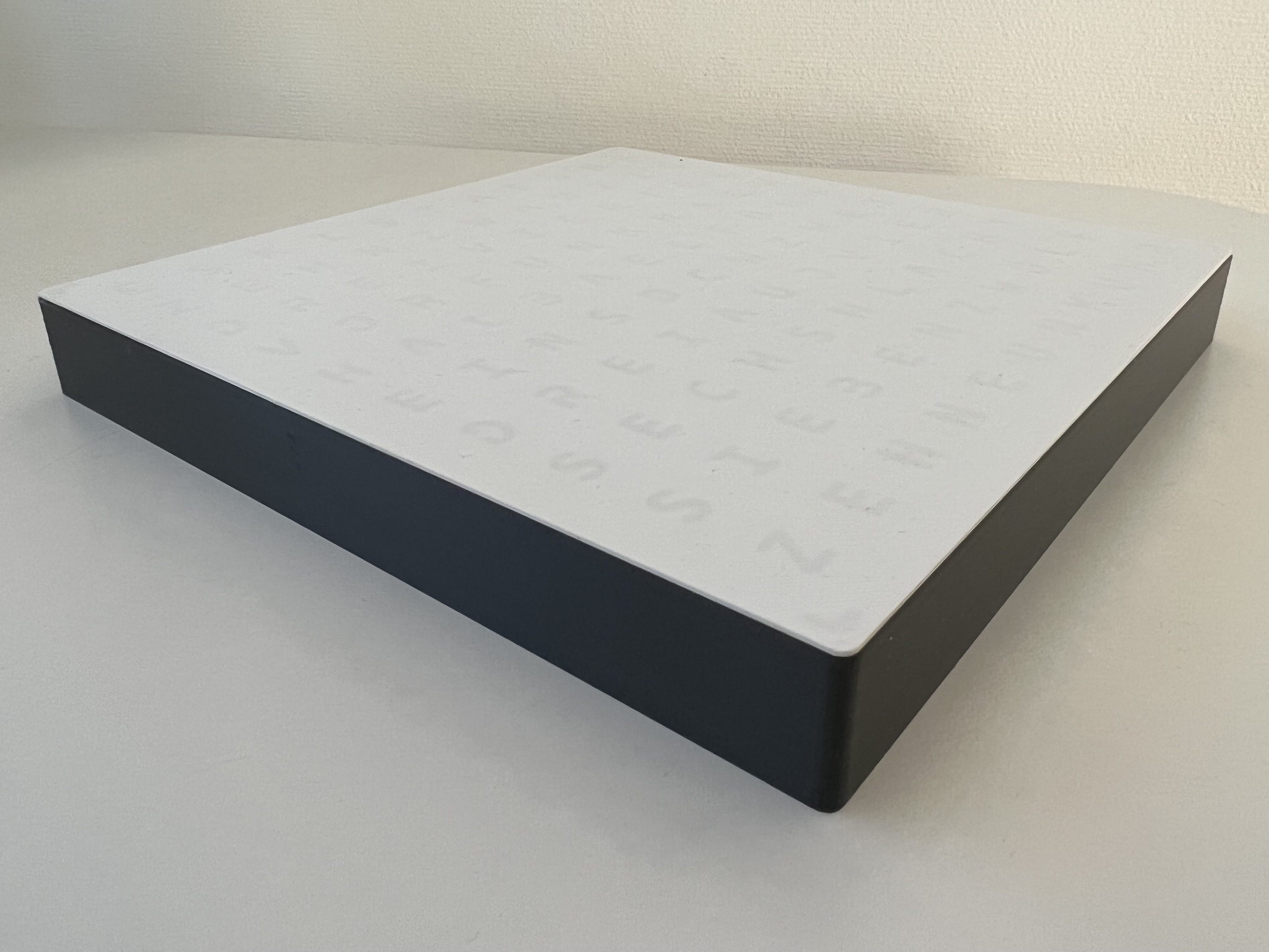 Miniatura 2 do modelo 3D Modified WordClock Case and Stand