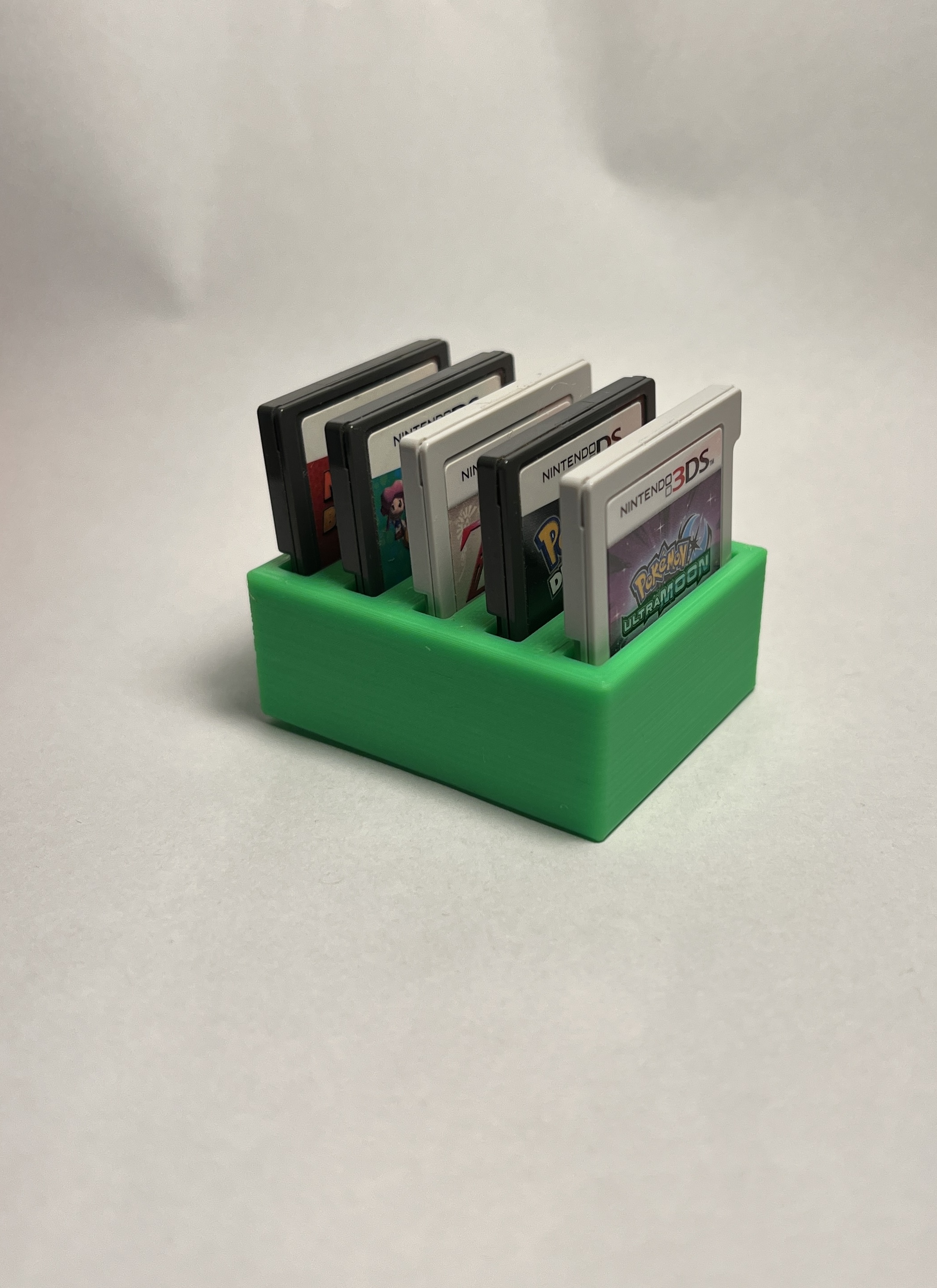 Nintendo Ds cartridge holder