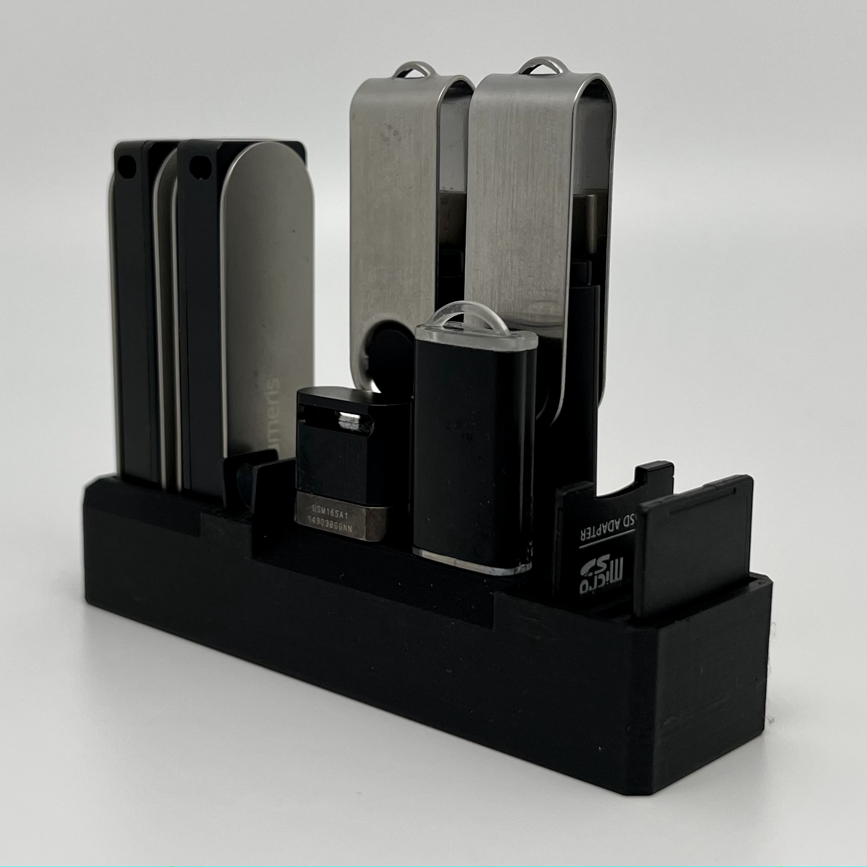 SD-Card / USB-Stick / microSD / Ledger Nano X desktop organizer (on and under table)