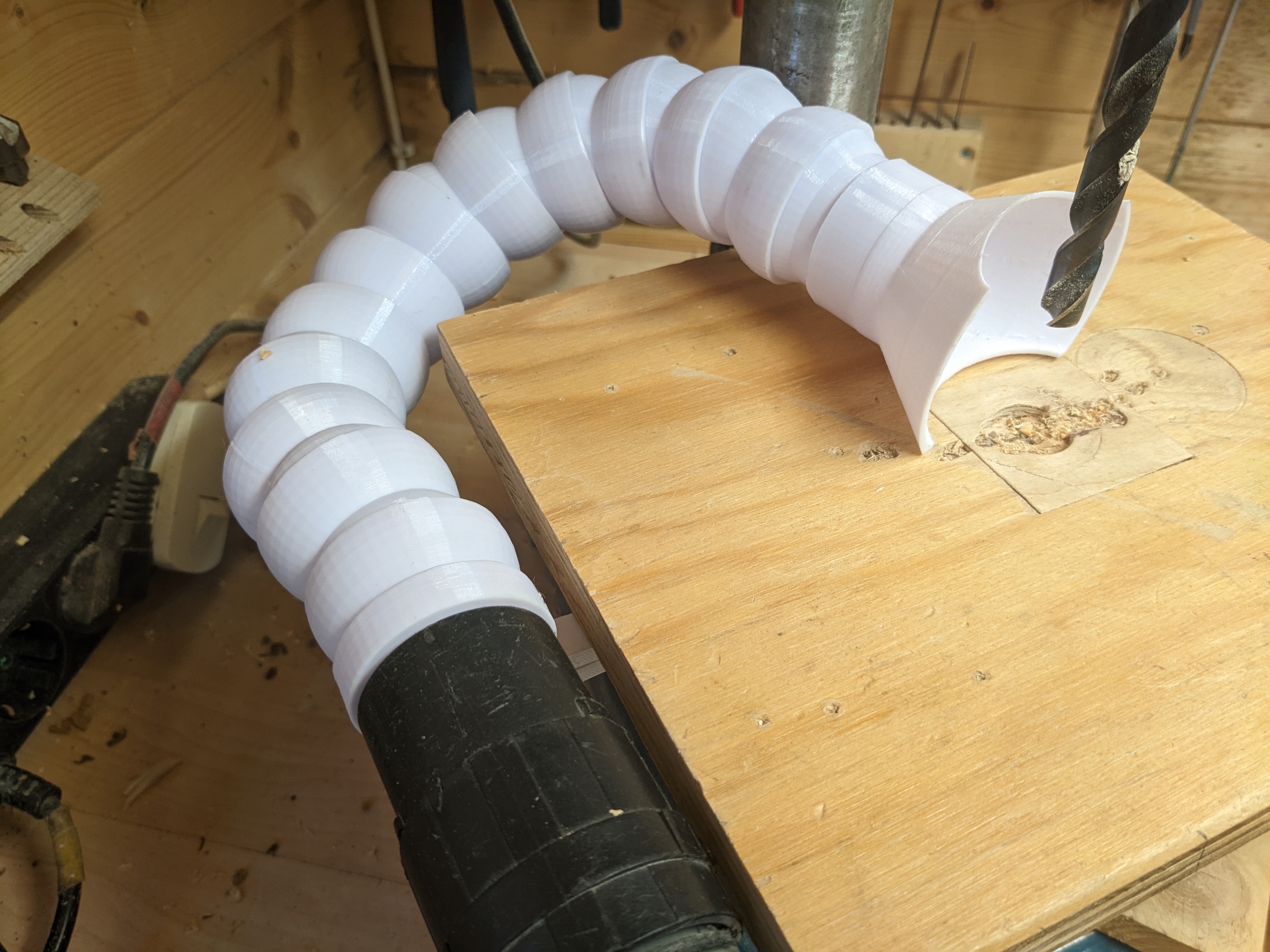 40mm Vacuum drillpress hose Holder by HolzerMax Download free STL