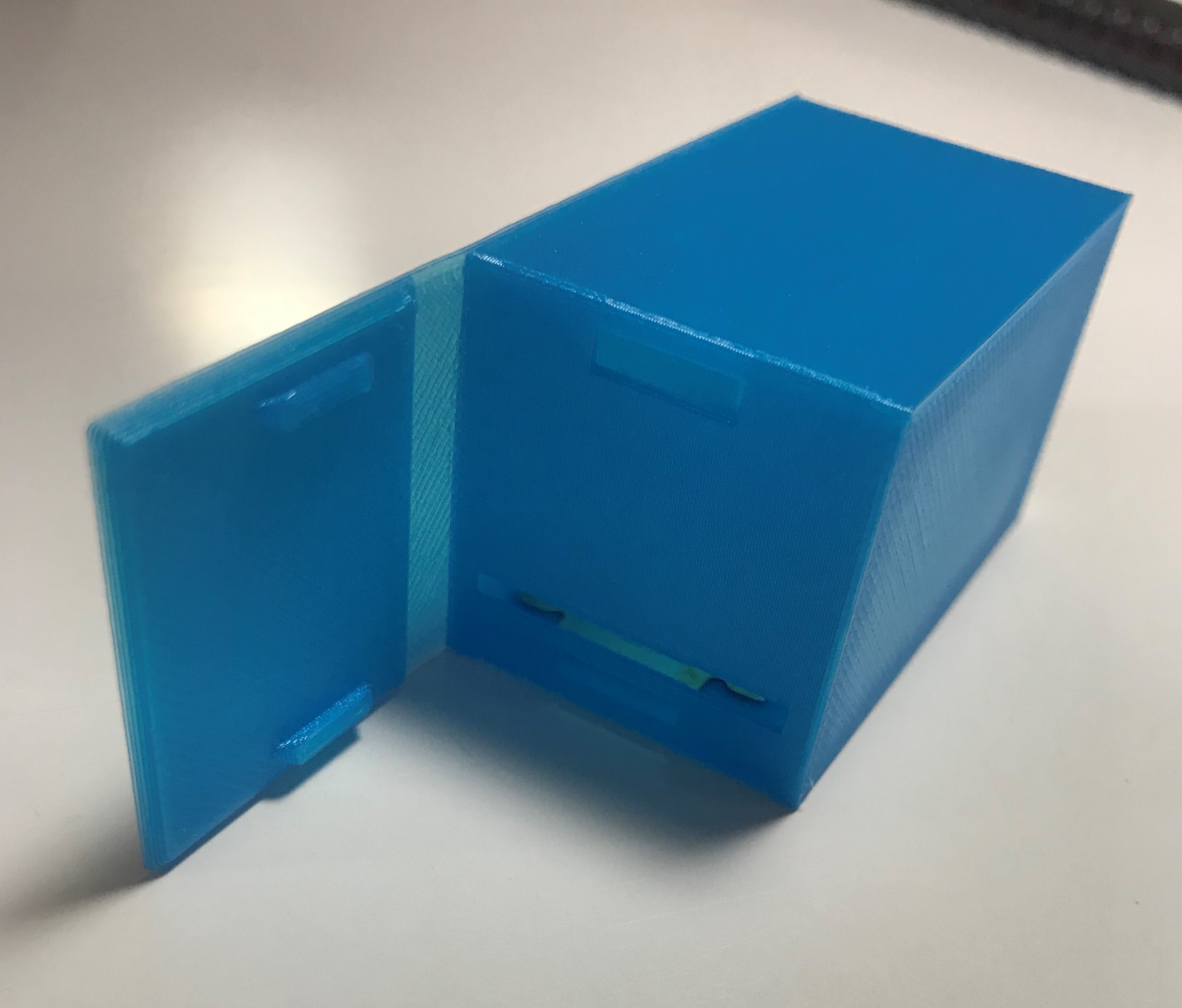 Safety Razor Disposal Box by Tate Download free STL model