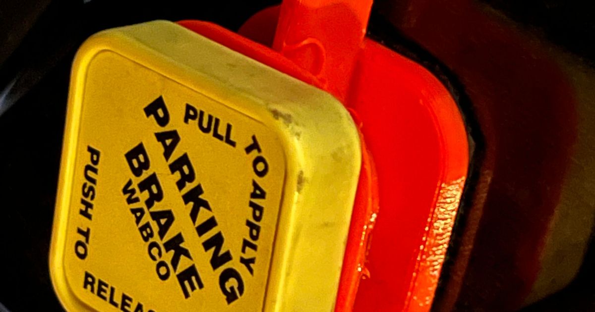 Newmar New Aire Brake Hold and Mount by CeptoRider Download free STL