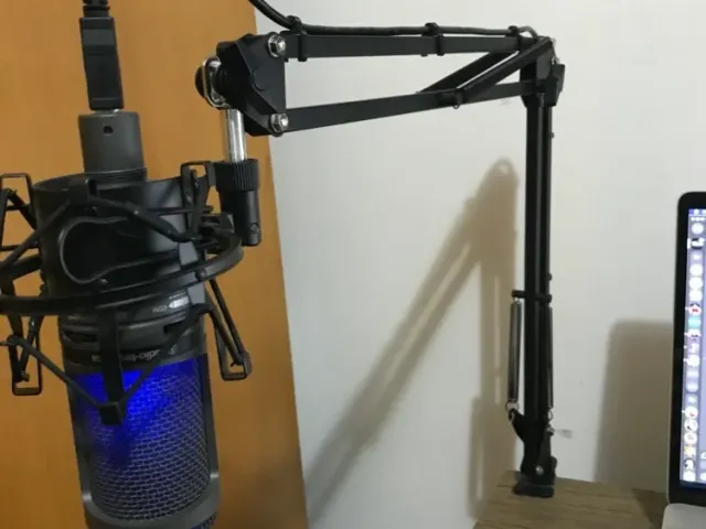 Cable management clip for Microphone Arm Stand
