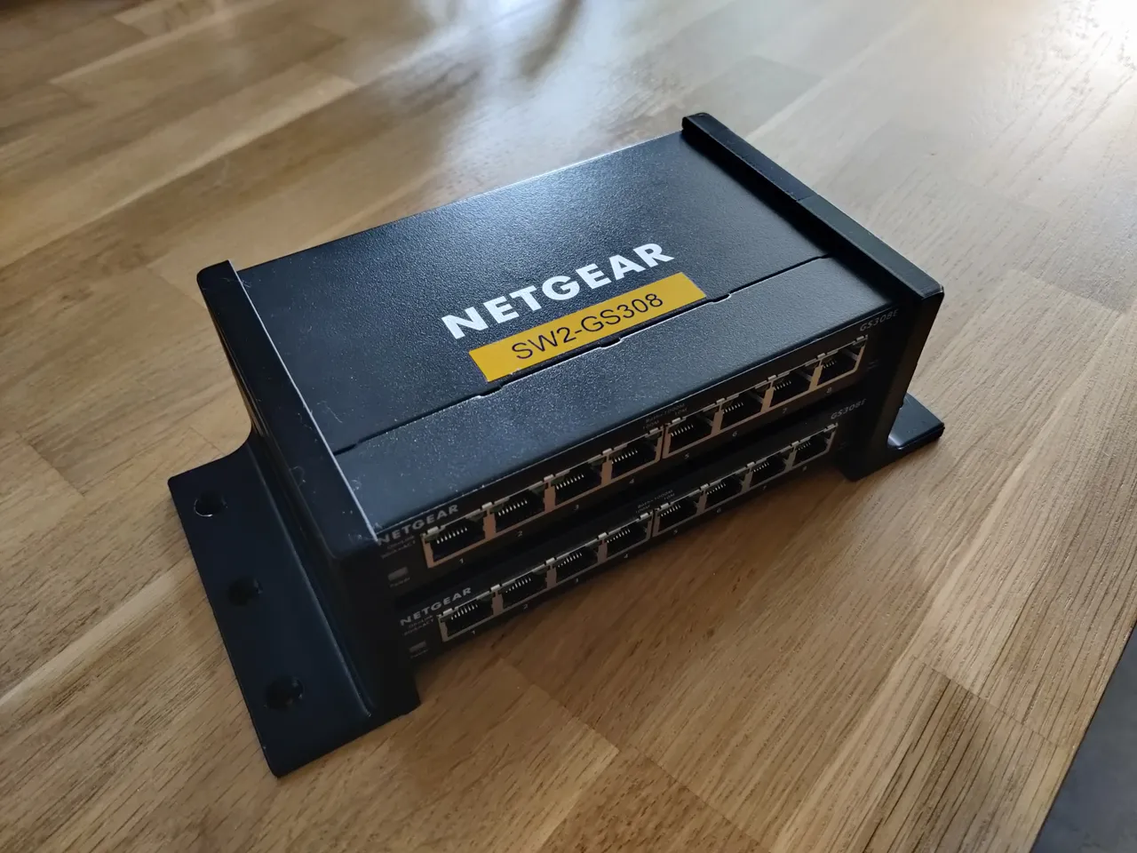 Netgear GS308 Switch Stacked Wall Mount by thomasvnl