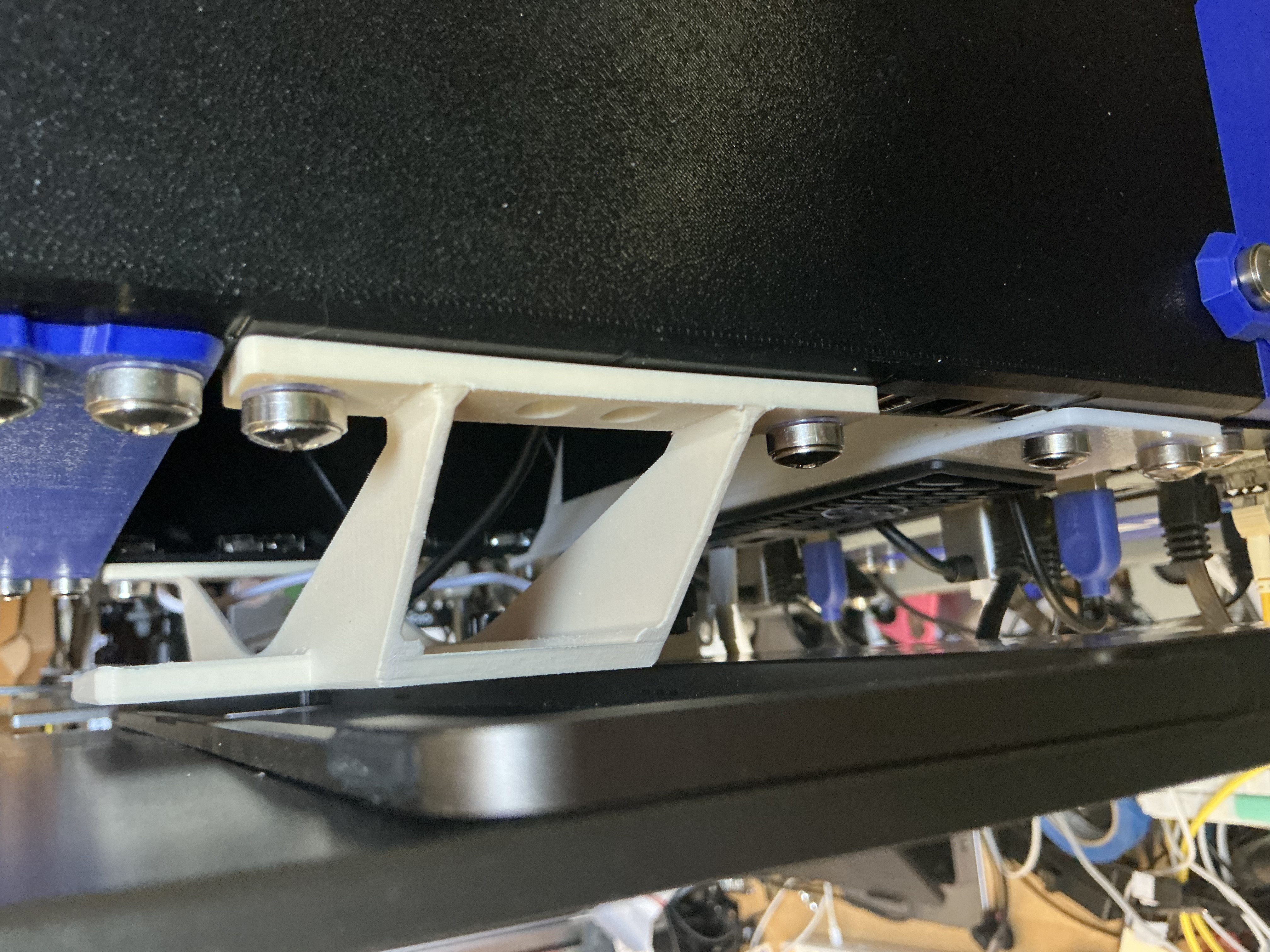 Monitor mount for 10" Rack