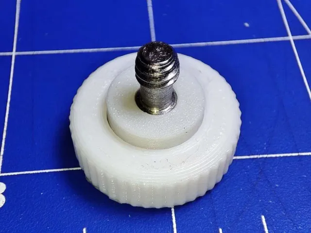 Knob adapter for metalic 1/4"-20 photo nut (screw)
