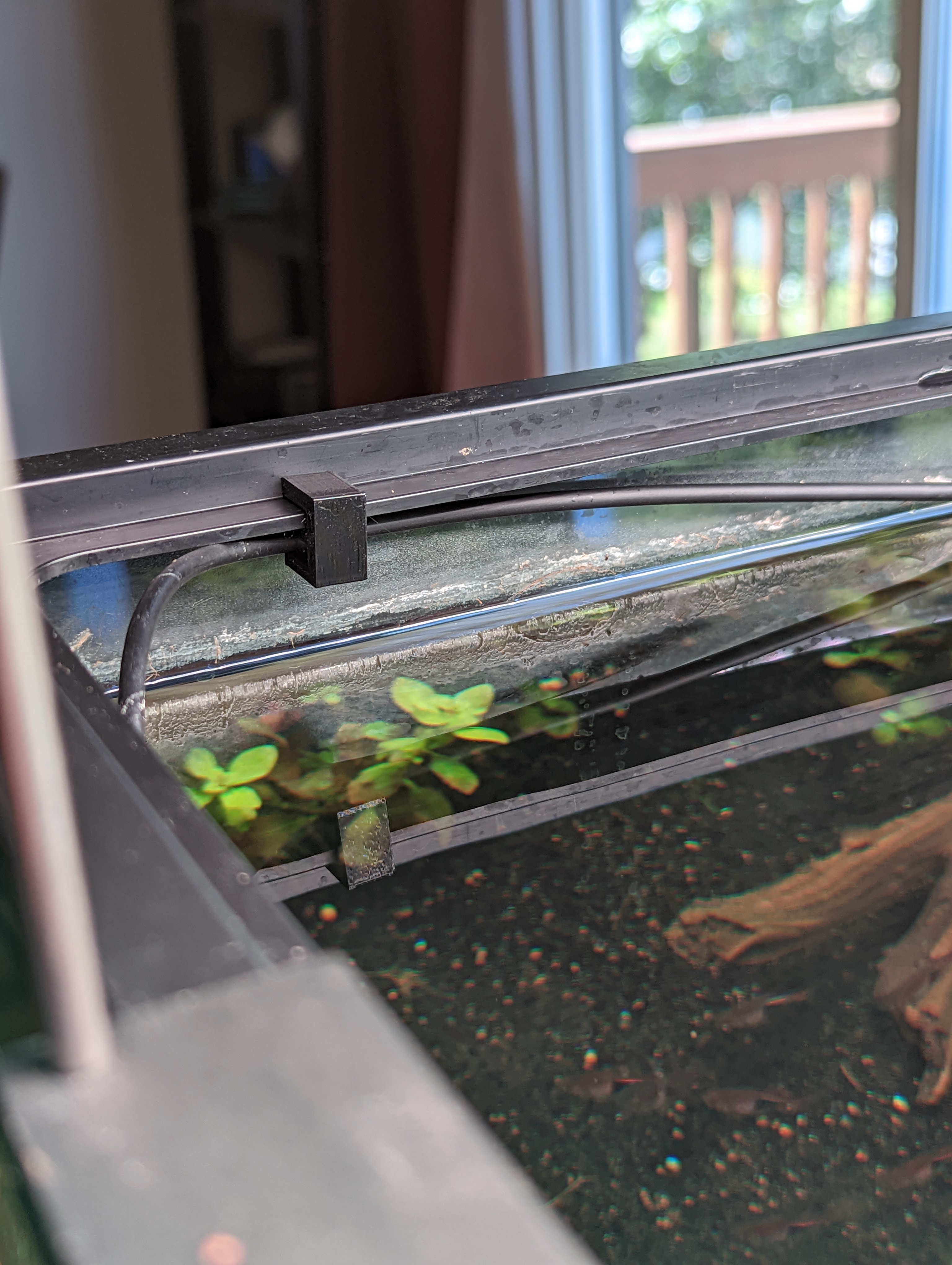 Under the rim cable clip for AI Nero 3 and 40 gallon breeder tank