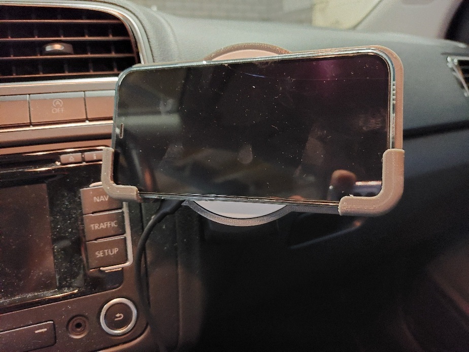 VW (Polo) Wireless Iphone charger/holder