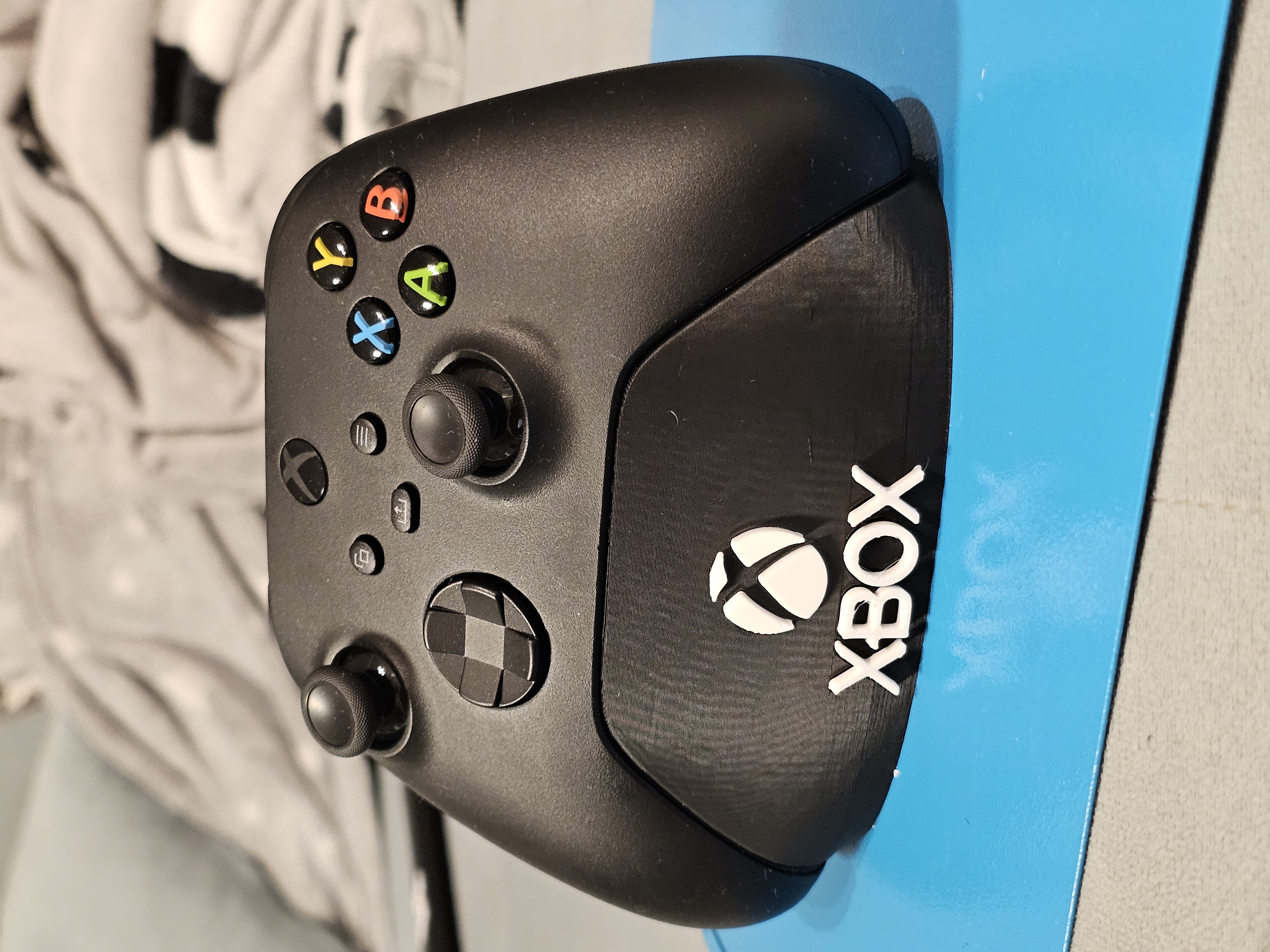 Miniatura 8 do modelo 3D Minimalistic Xbox Controller Stand with Logo