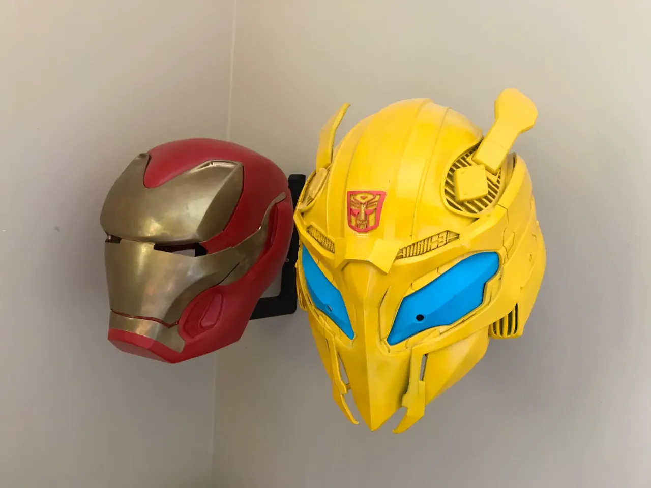 Helmet Wall Hanger (remix) by medyk3D | Download free STL model ...