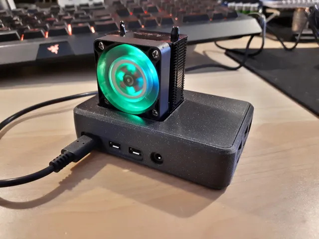 RPi4 Ice Tower Cooler Case