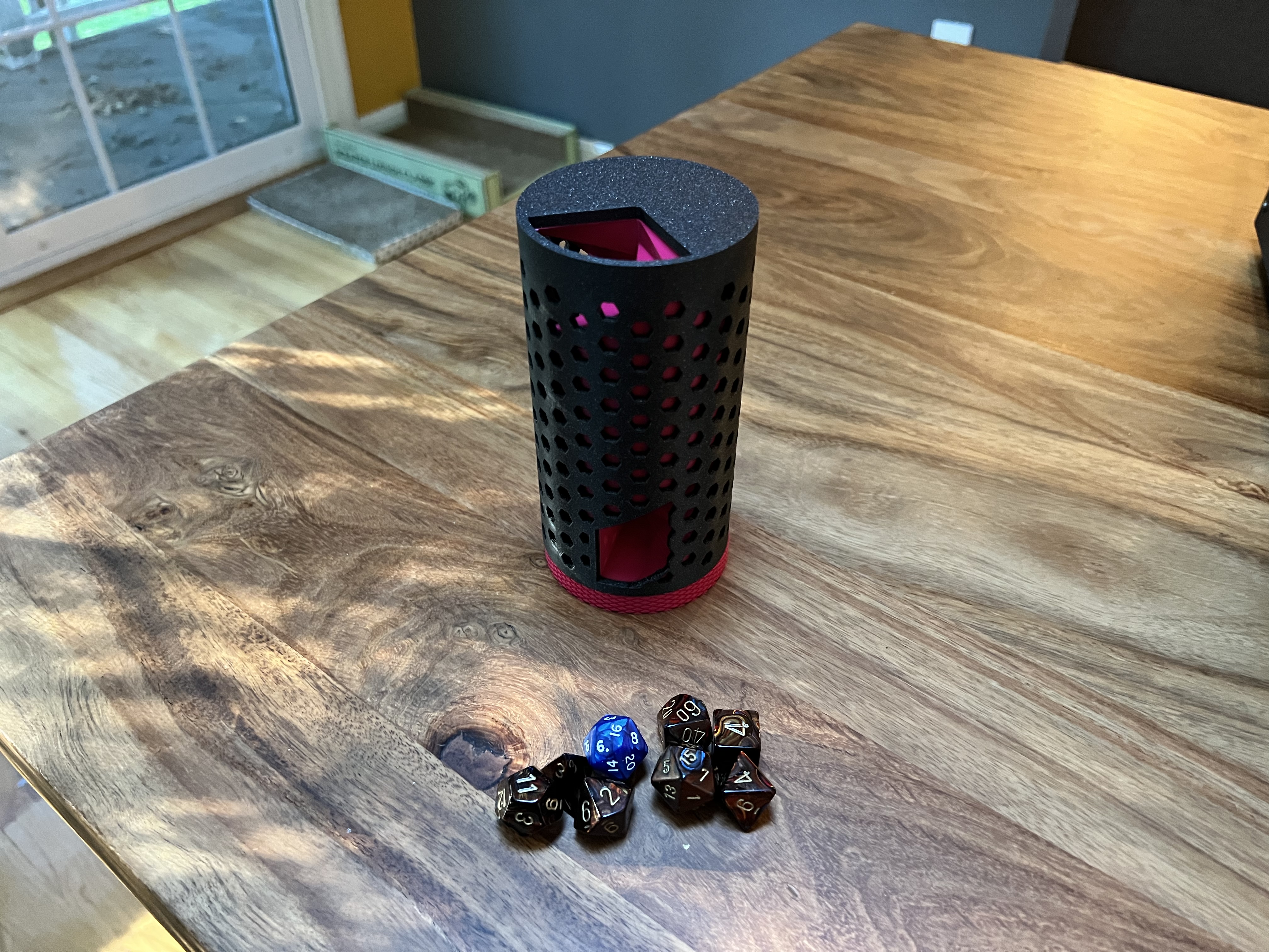 Miniatura 16 do modelo 3D Contemporary Dice Tower & Compact Storage Solution