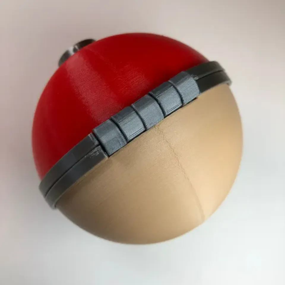 Pokémon Legends: Arceus Poké Ball Replica Figure