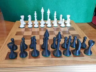 3D Printable Jogo de Xadrez Goianese / Art Deco Chess Set by