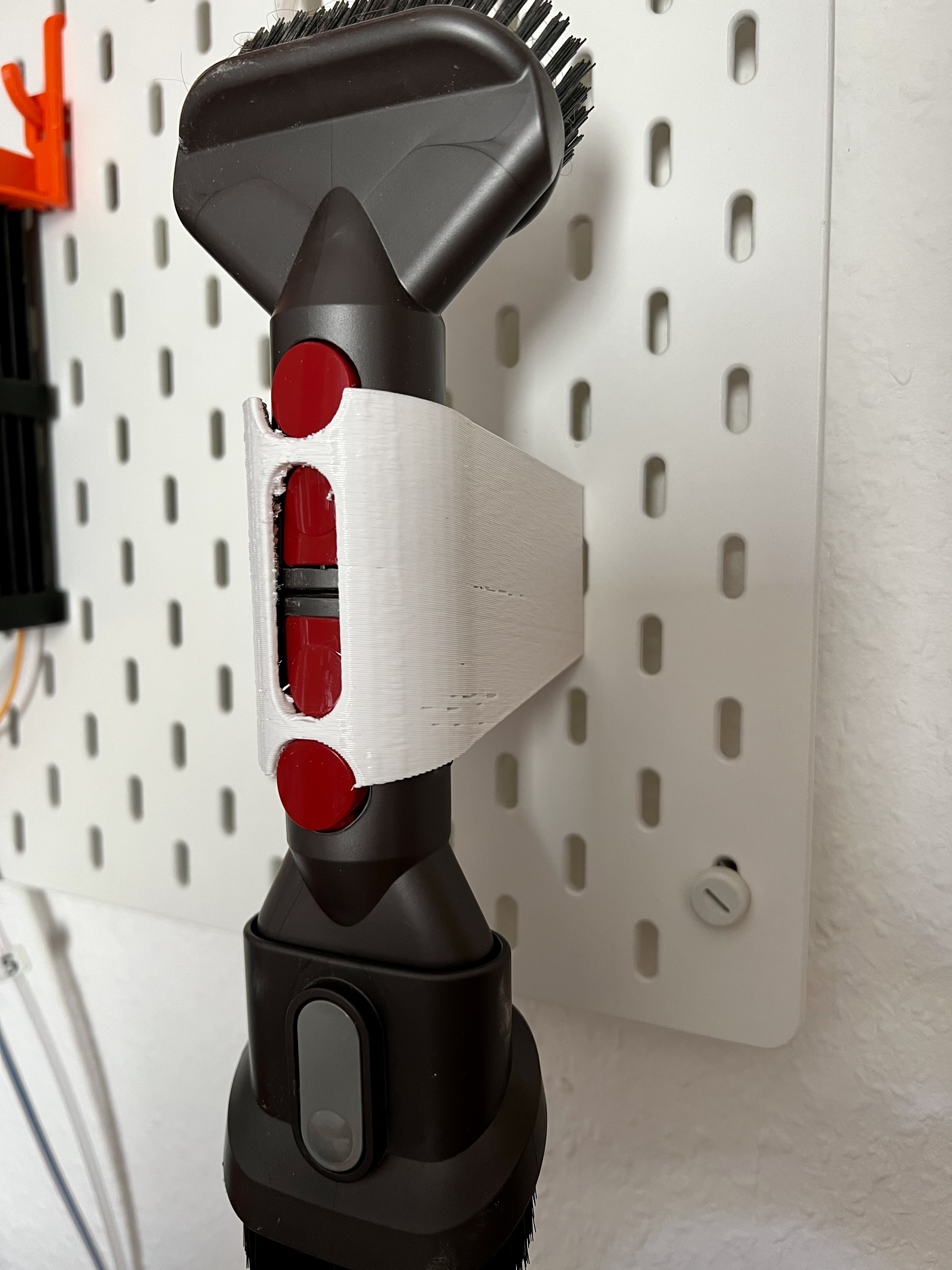 Dyson v12 Skadis Mount