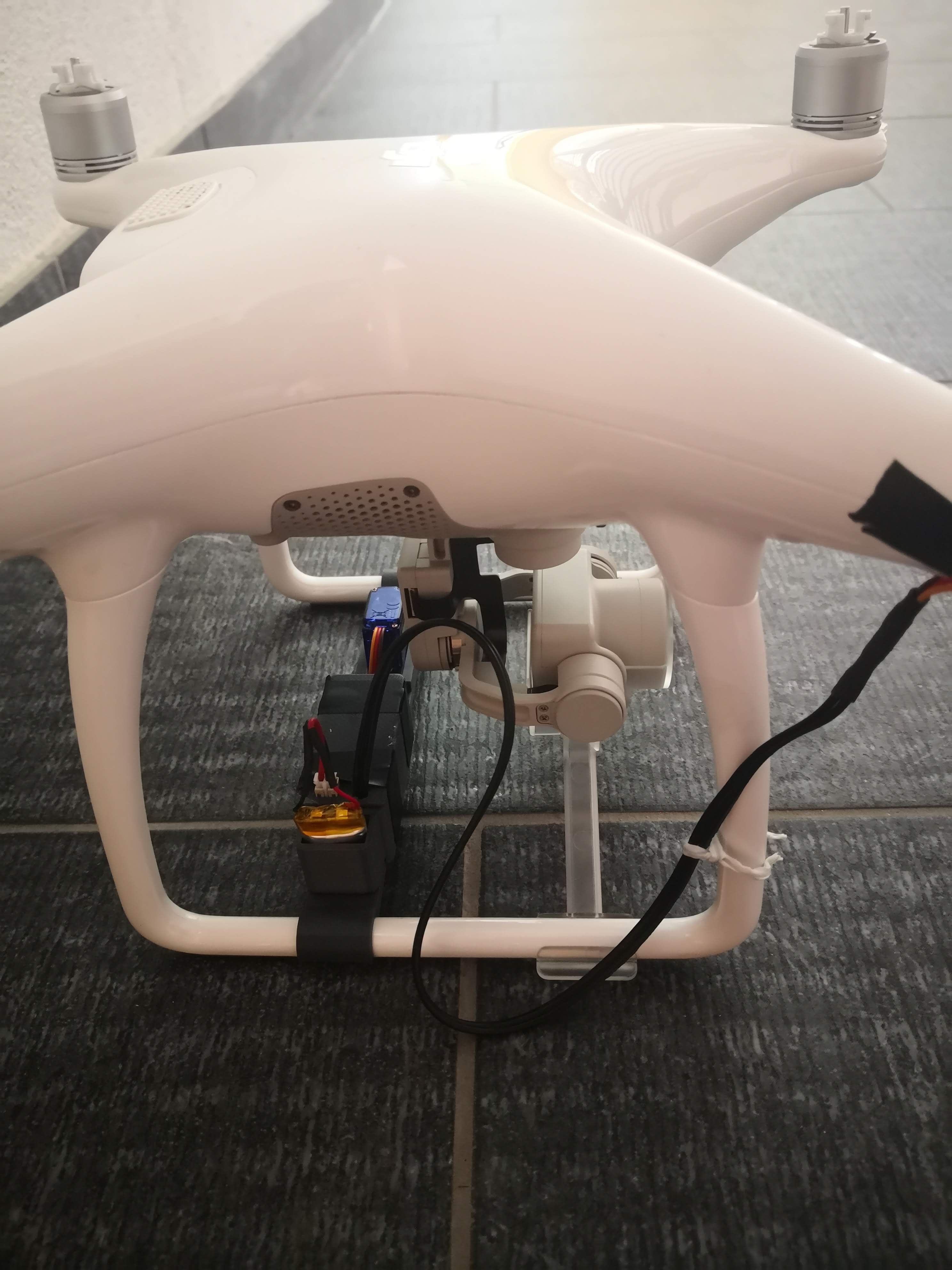 Miniatura 2 do modelo 3D DJI Phantom 4 pro drop system