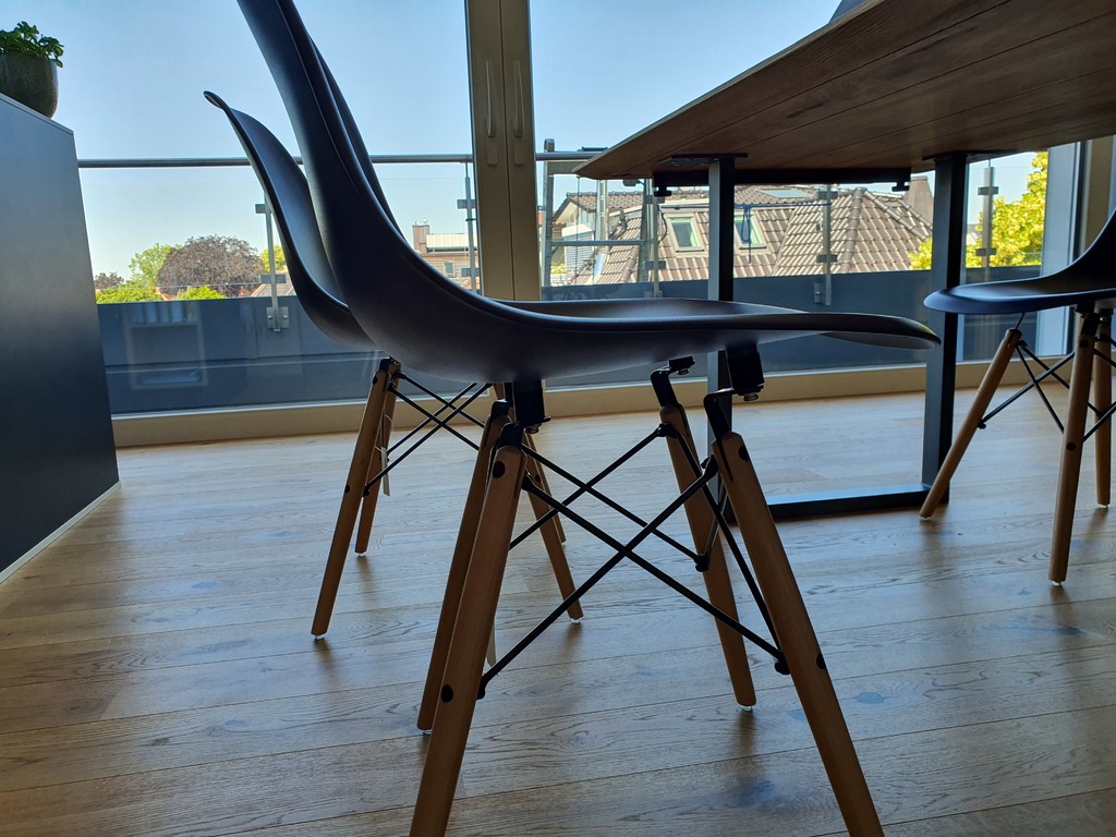 Eames Chair Replica raiser elevation by DieSchatten | Download free STL ...