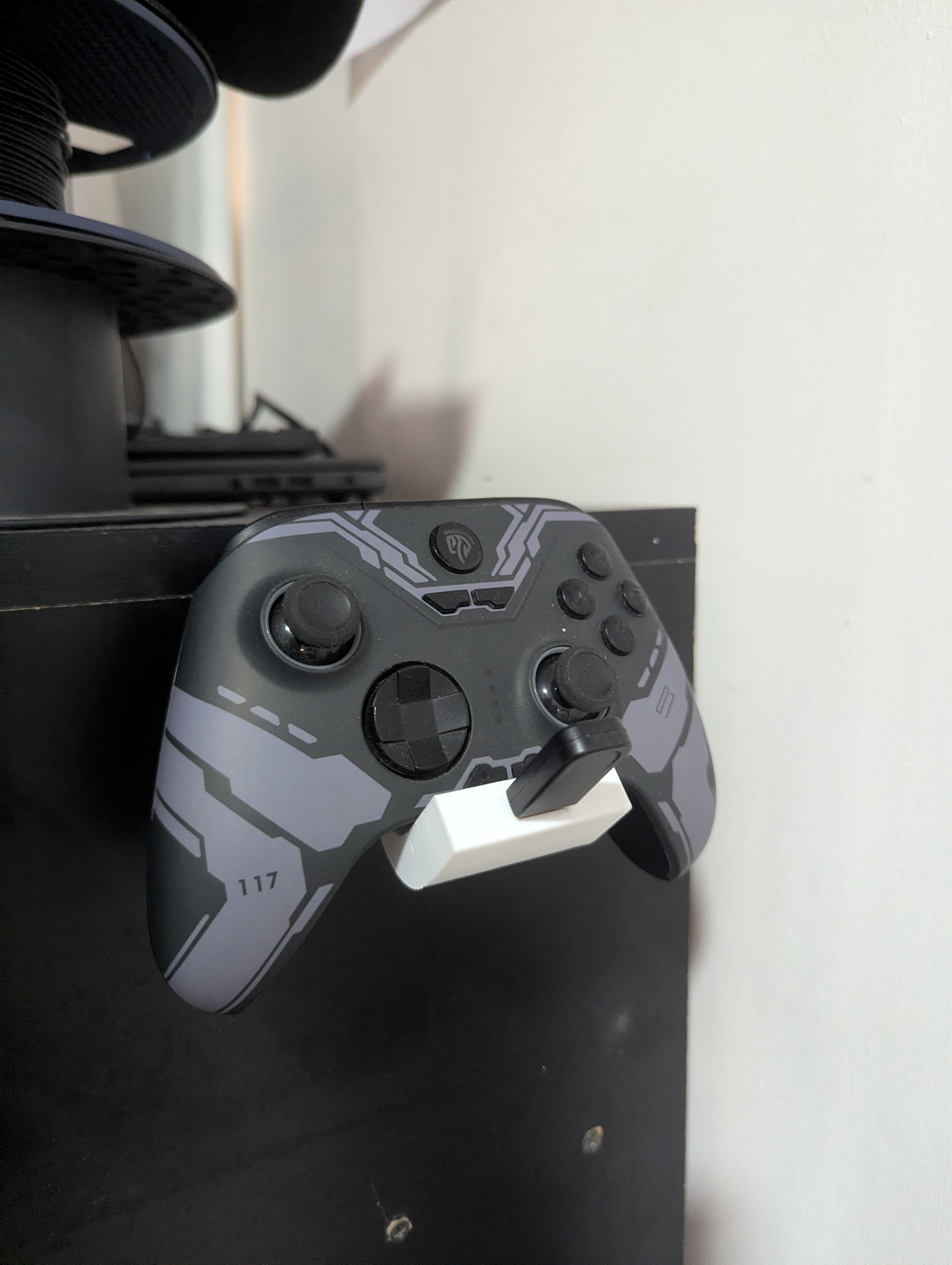 Generic Wireless Gamepad Wall Mount (w/Dongle)